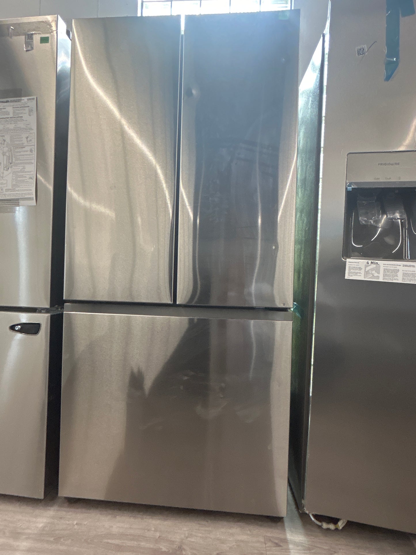 OPEN BOX - Samsung 33” 3-Door French Door Refrigerator - RF25C5551SR/AA