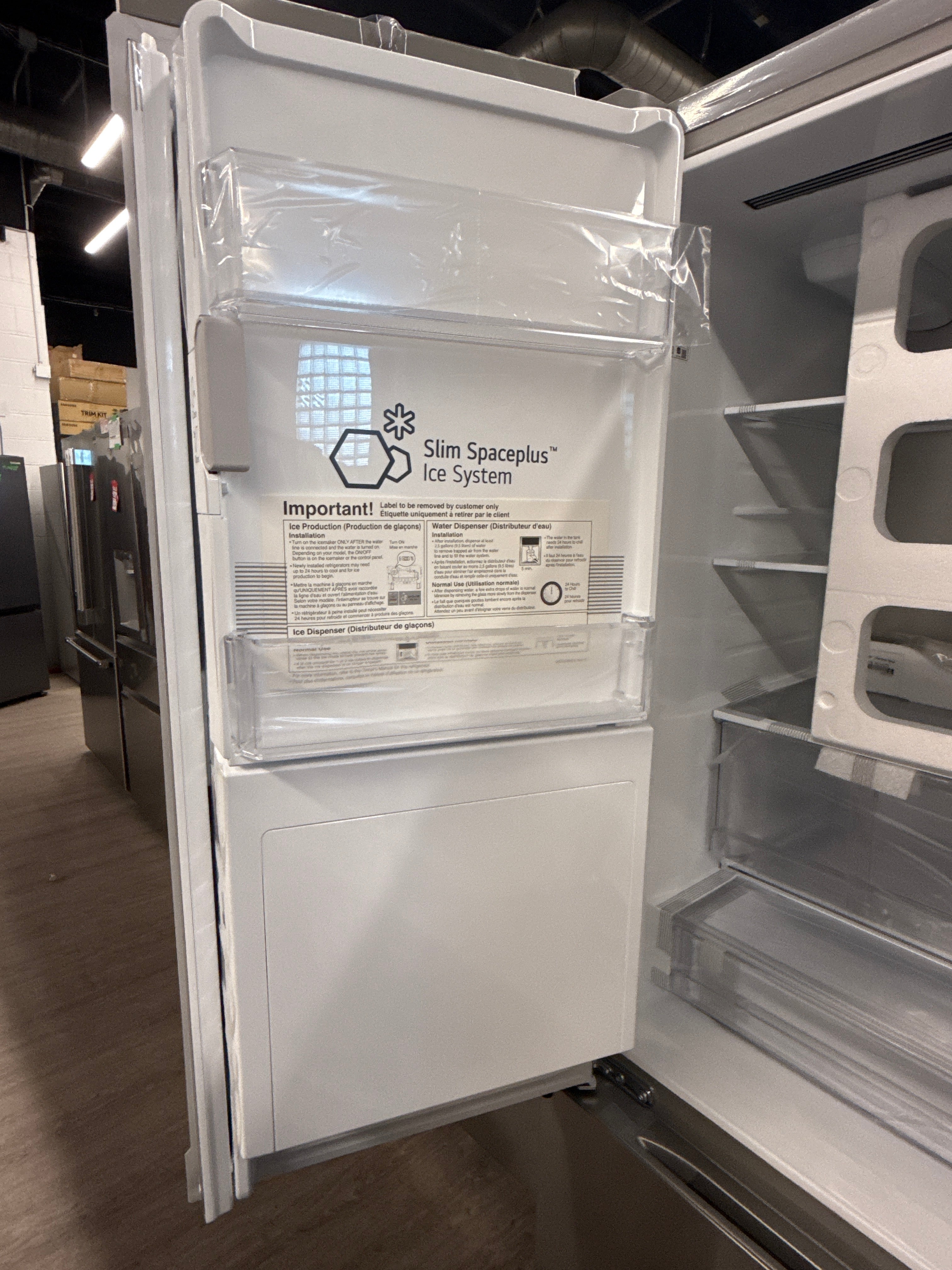 OPEN BOX - LG 36" French Door Refrigerator with Water & Ice Dispenser - LF24Z6530S/00