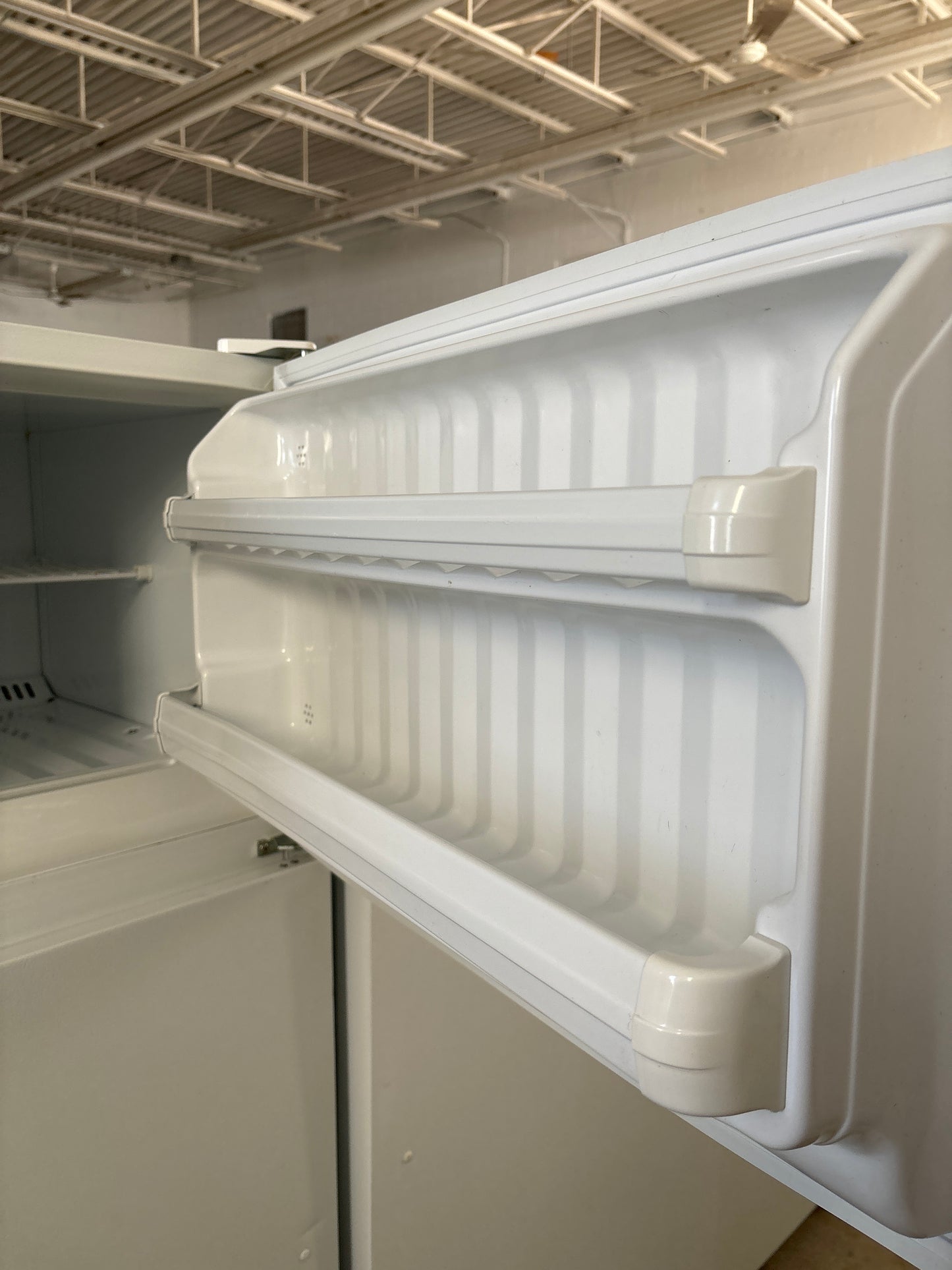 GE 30” Top freezer refrigerator