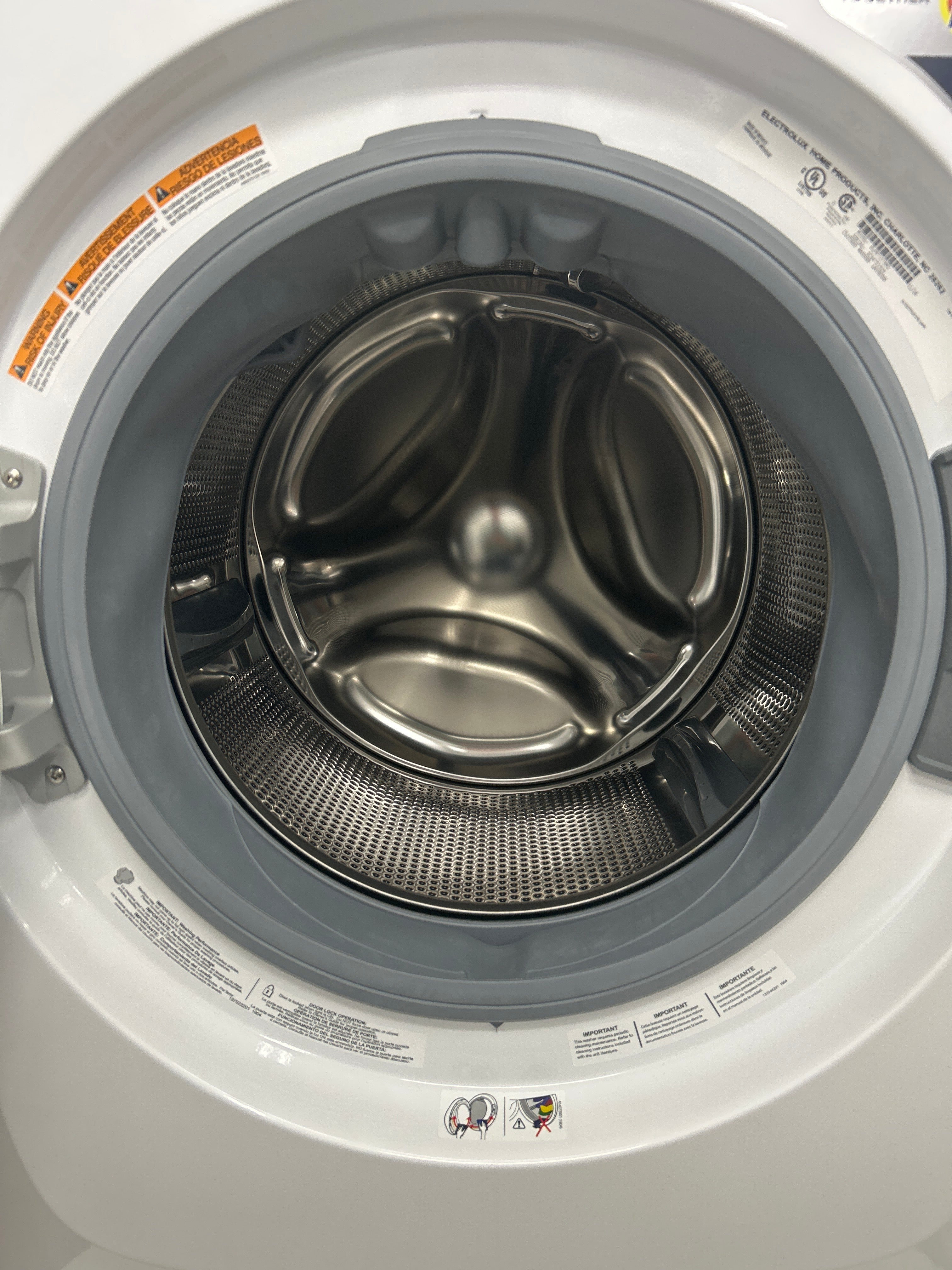 OPEN BOX-Electrolux 27" Front Load Washer -ELFW7337AW2