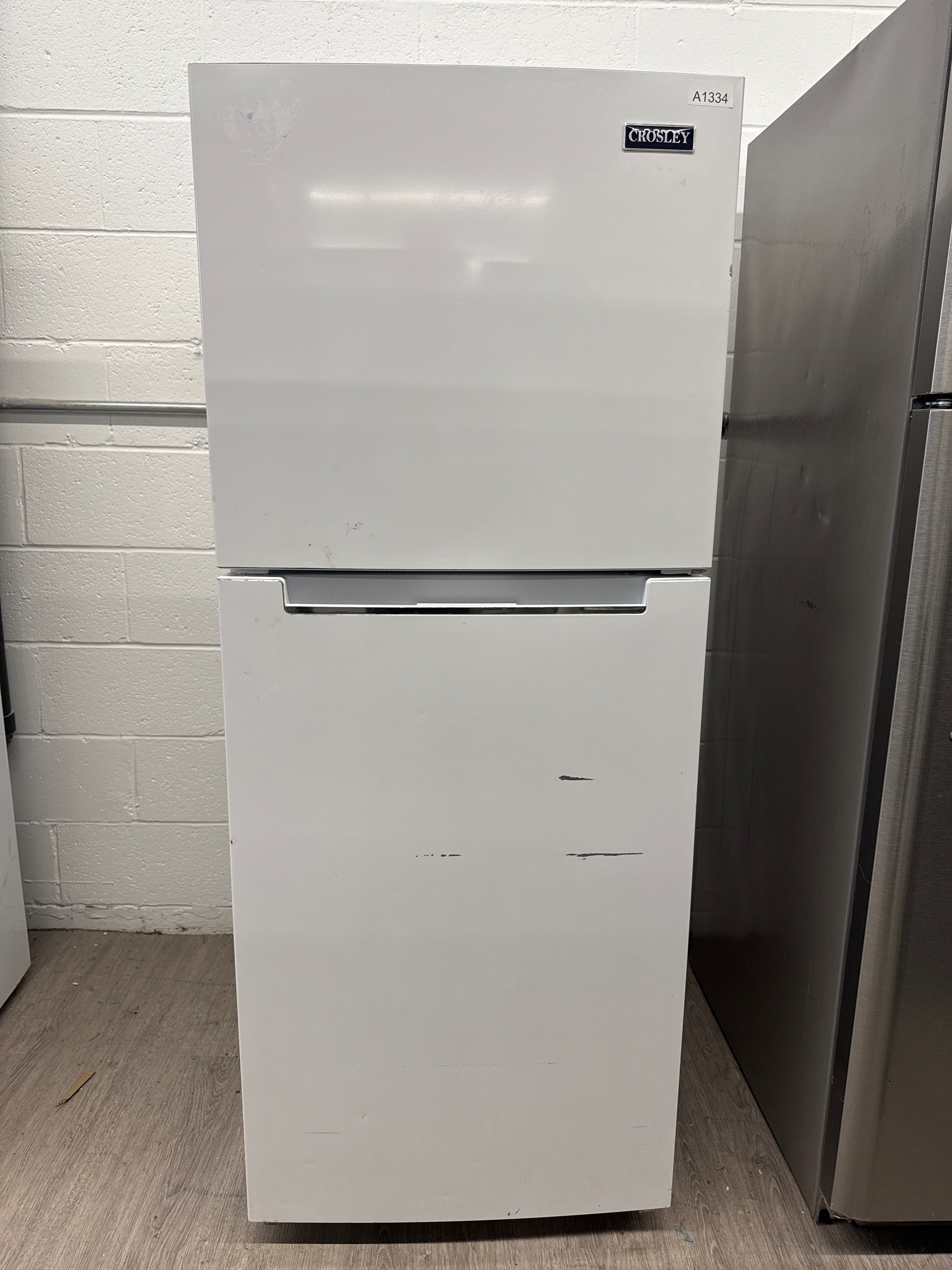CROSLEY 24” Top freezer fridge- CRHS12RW