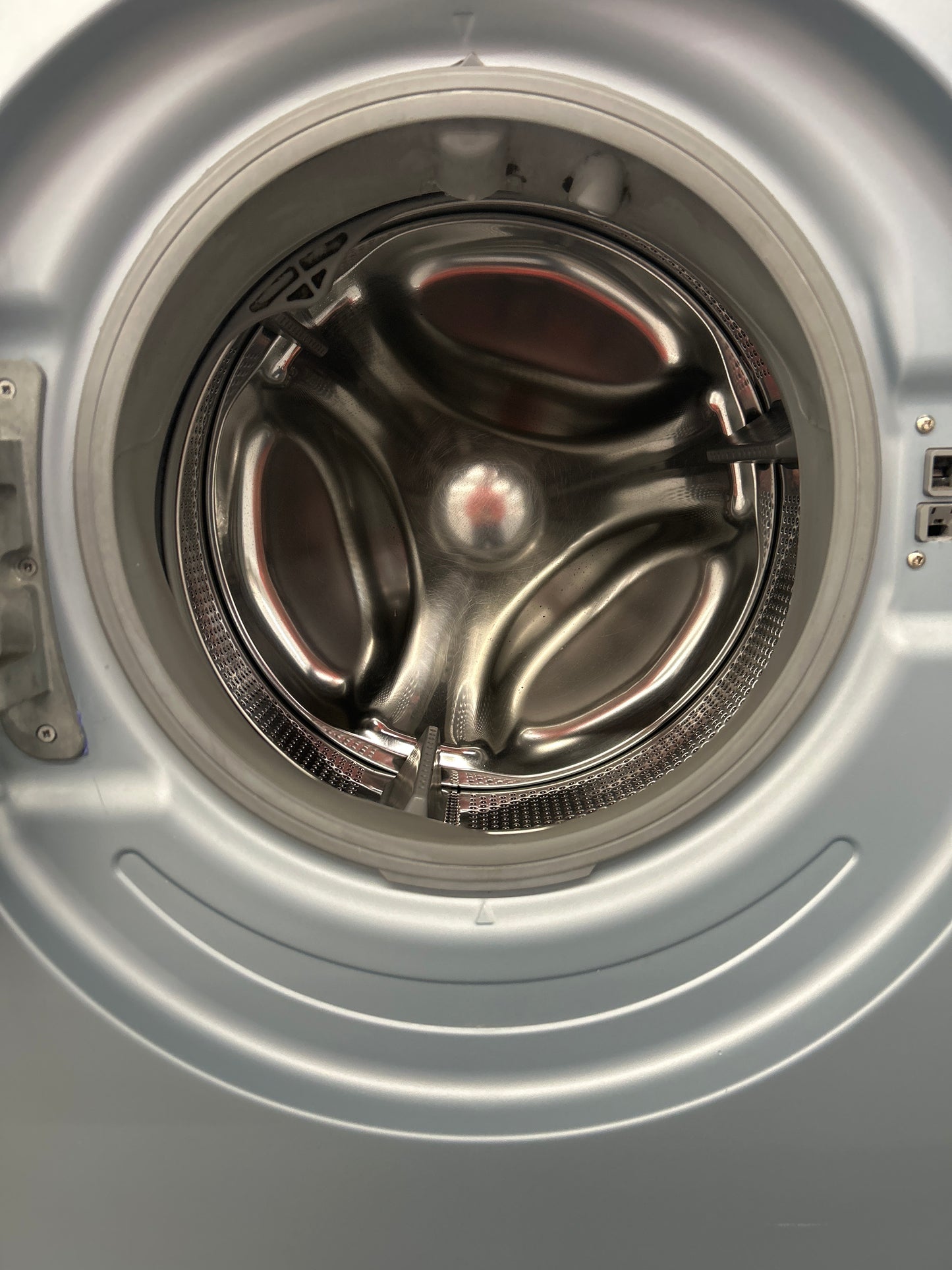 Frigidaire 27'' Front Load Washer/Dryer Set with Pedestals