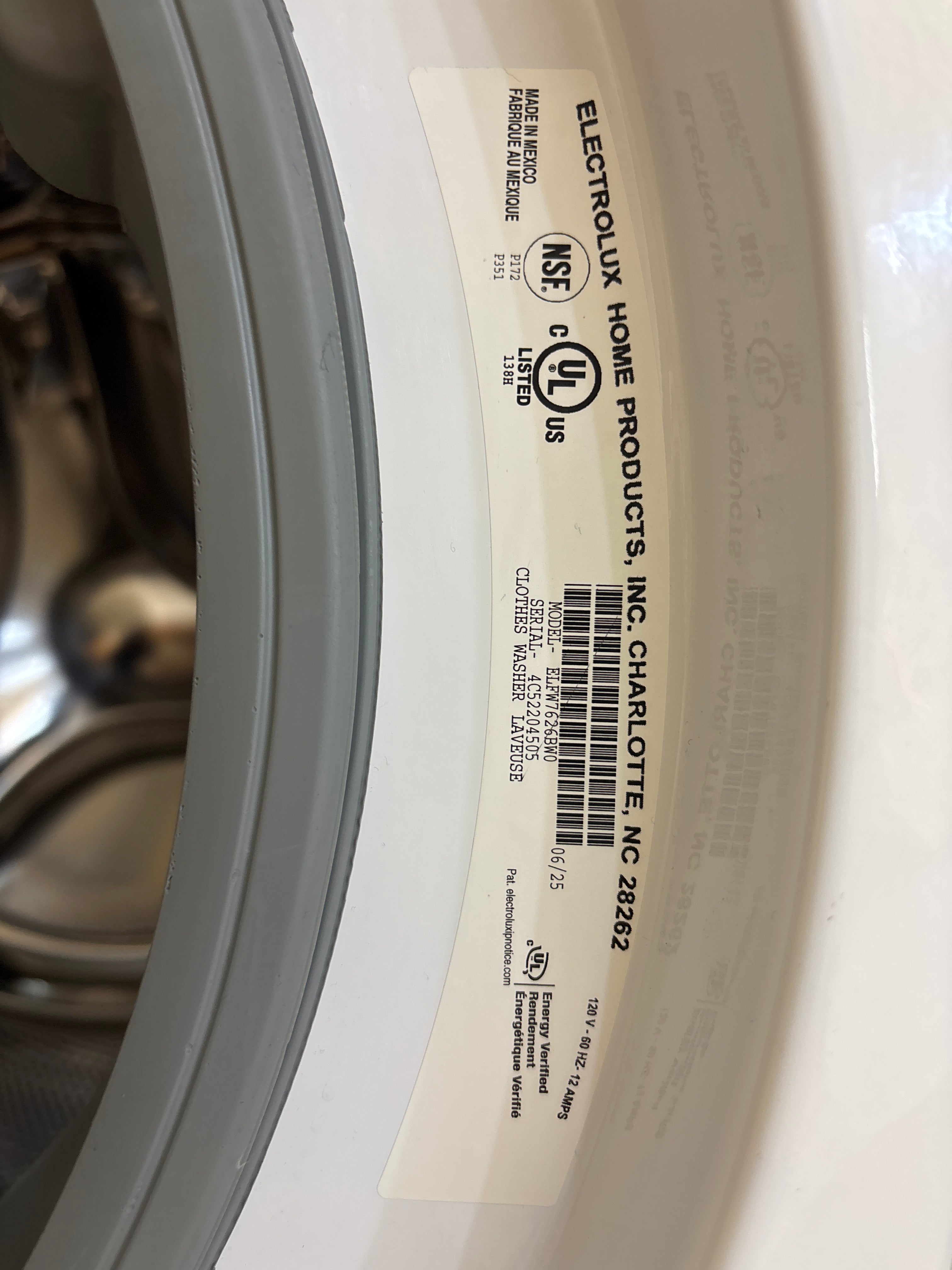 OPEN BOX - ELECTROLUX 27” Front load washer - ELFW7626BW