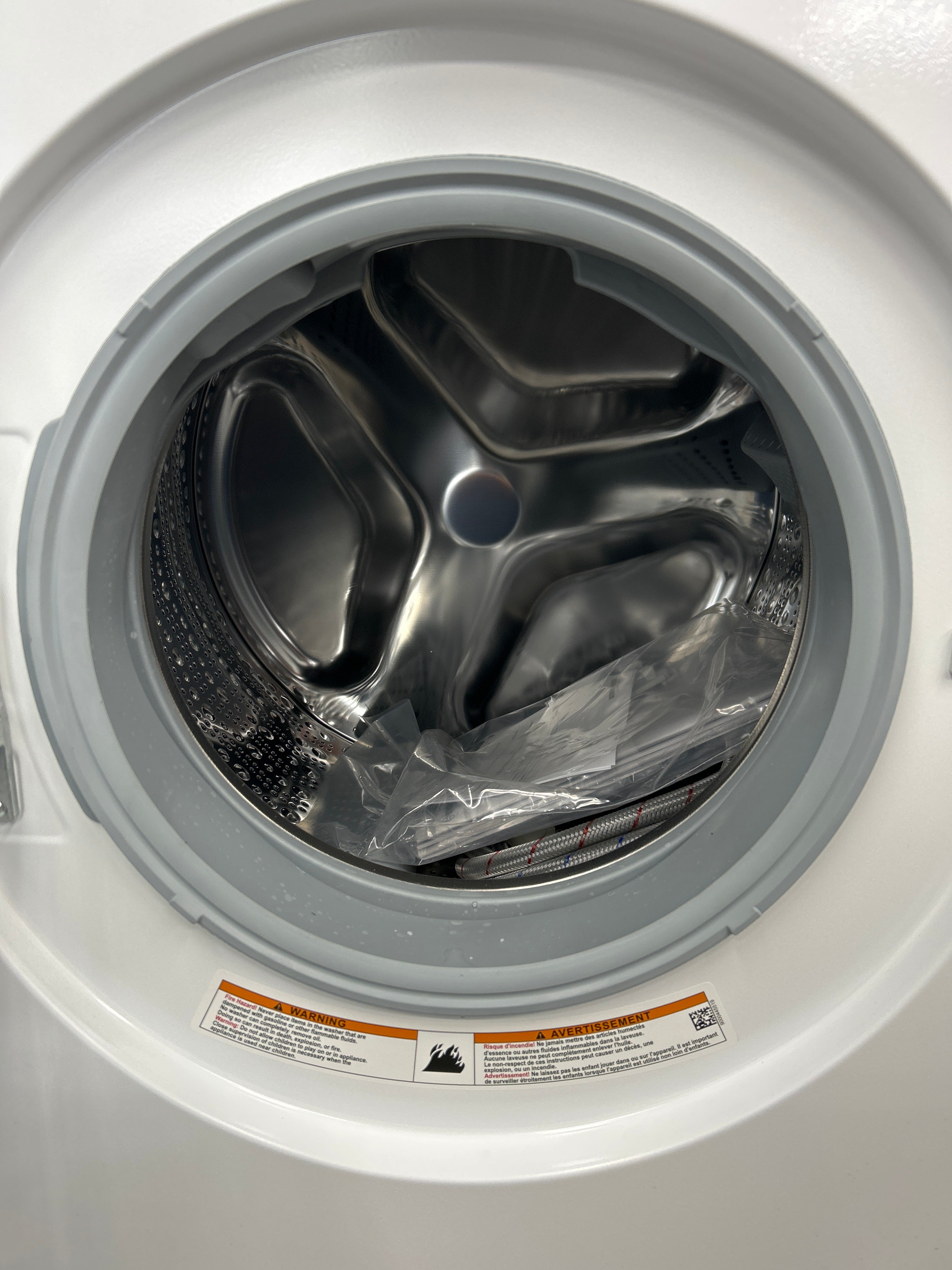 OPEN BOX- Bosch 24” Front Load Washer - WGA12400UC