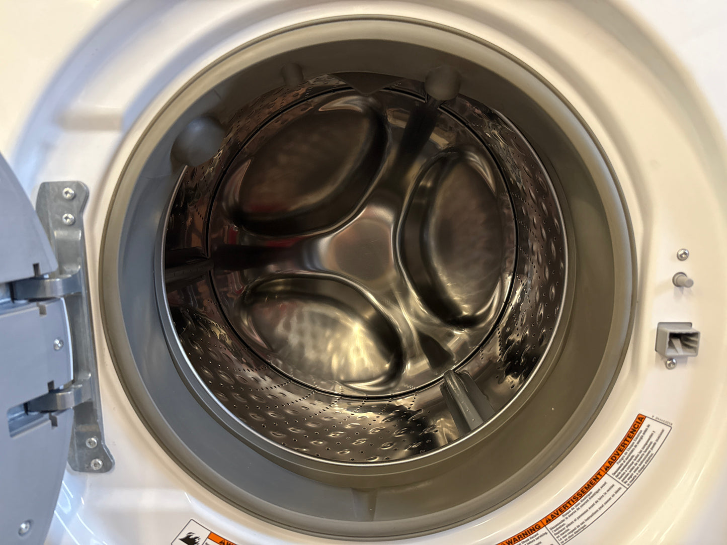 Whirlpool 27” Washer and Dryer Set (Washer-wfw72hedw0 Dryer-ywed72hedw0)