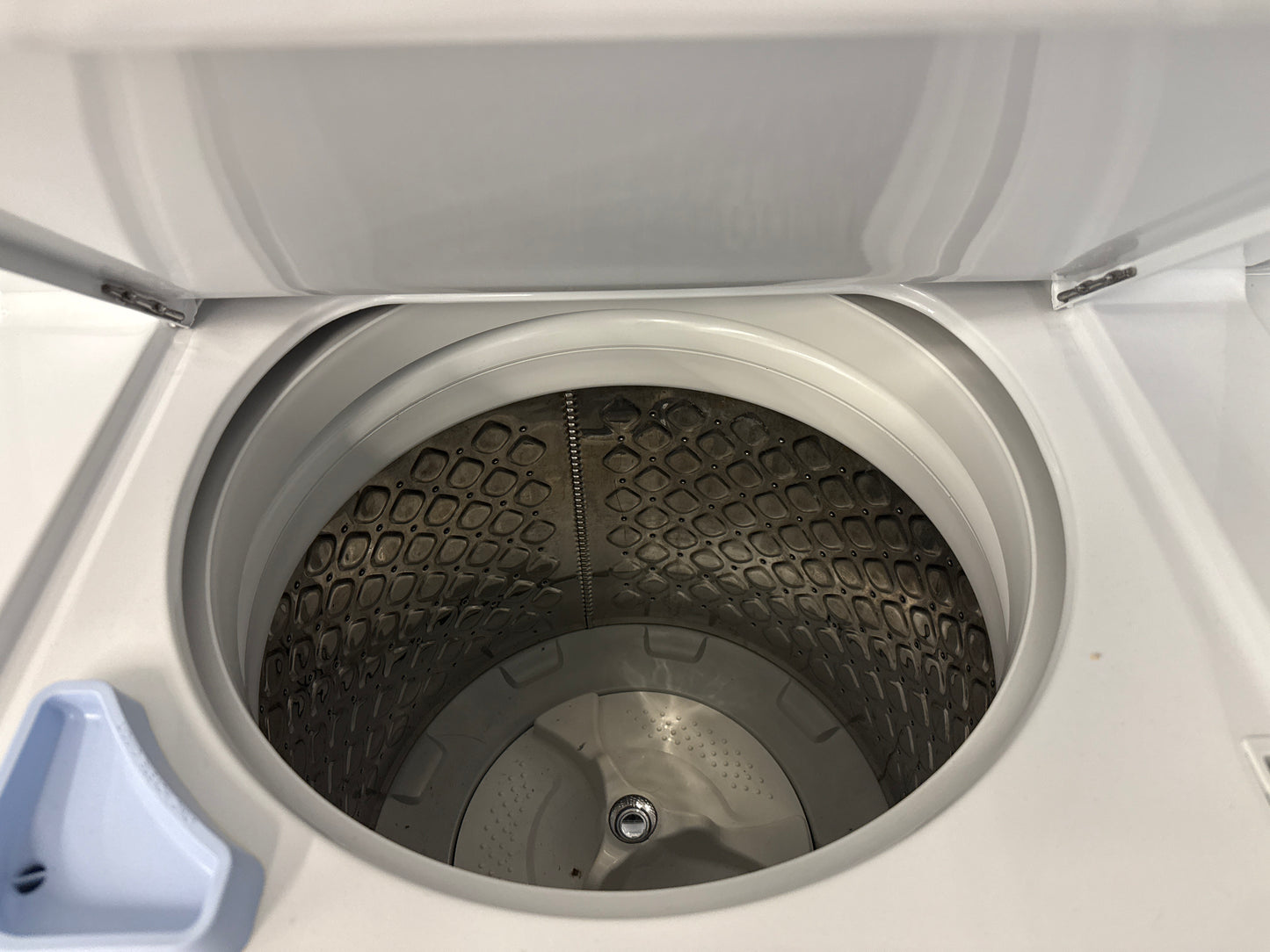 Kenmore 27” Laundry Center- CFLE3900UW1