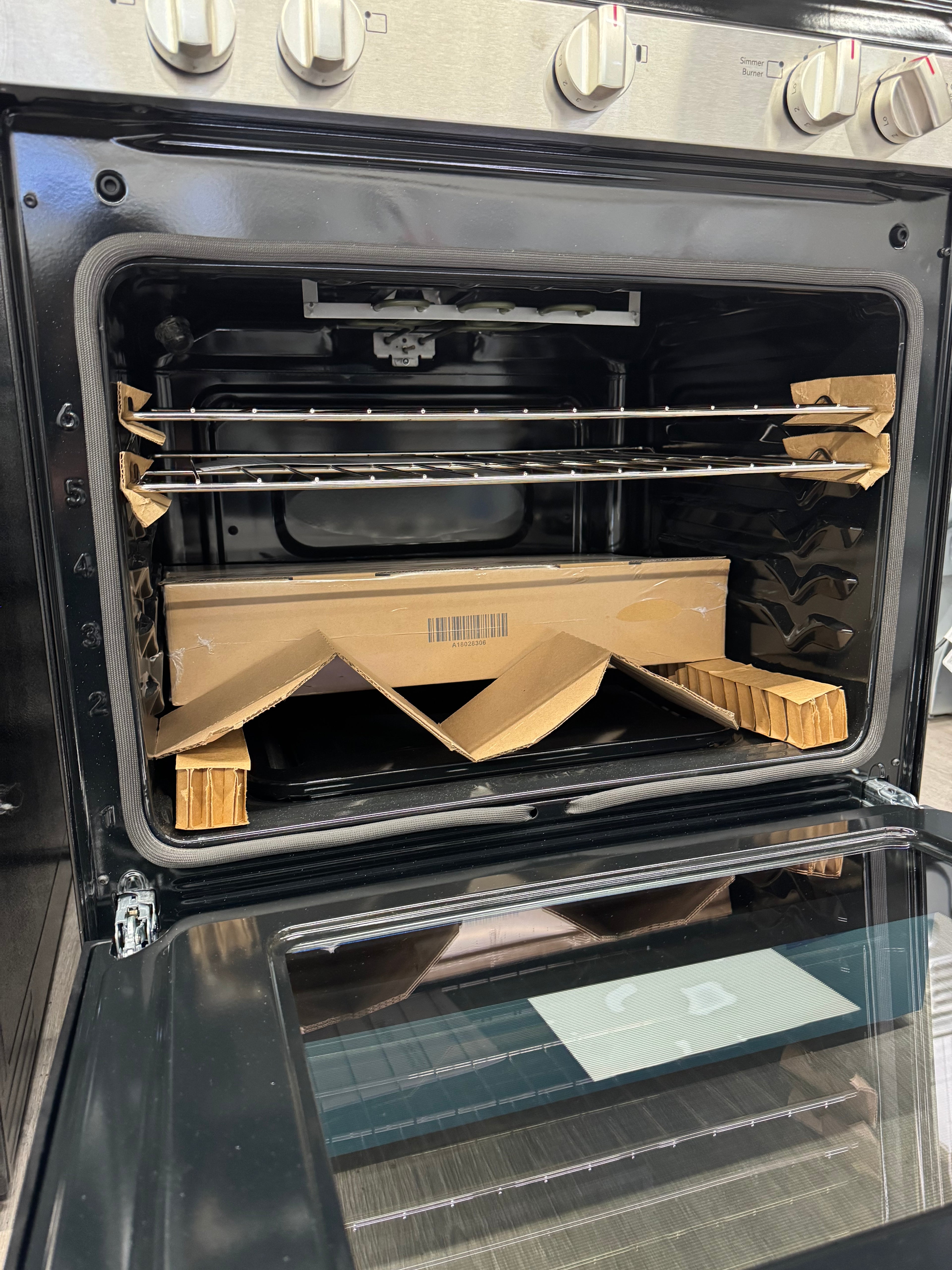 OPEN BOX - Frigidaire 30” Freestanding Gas Range - FCRG3062ASG