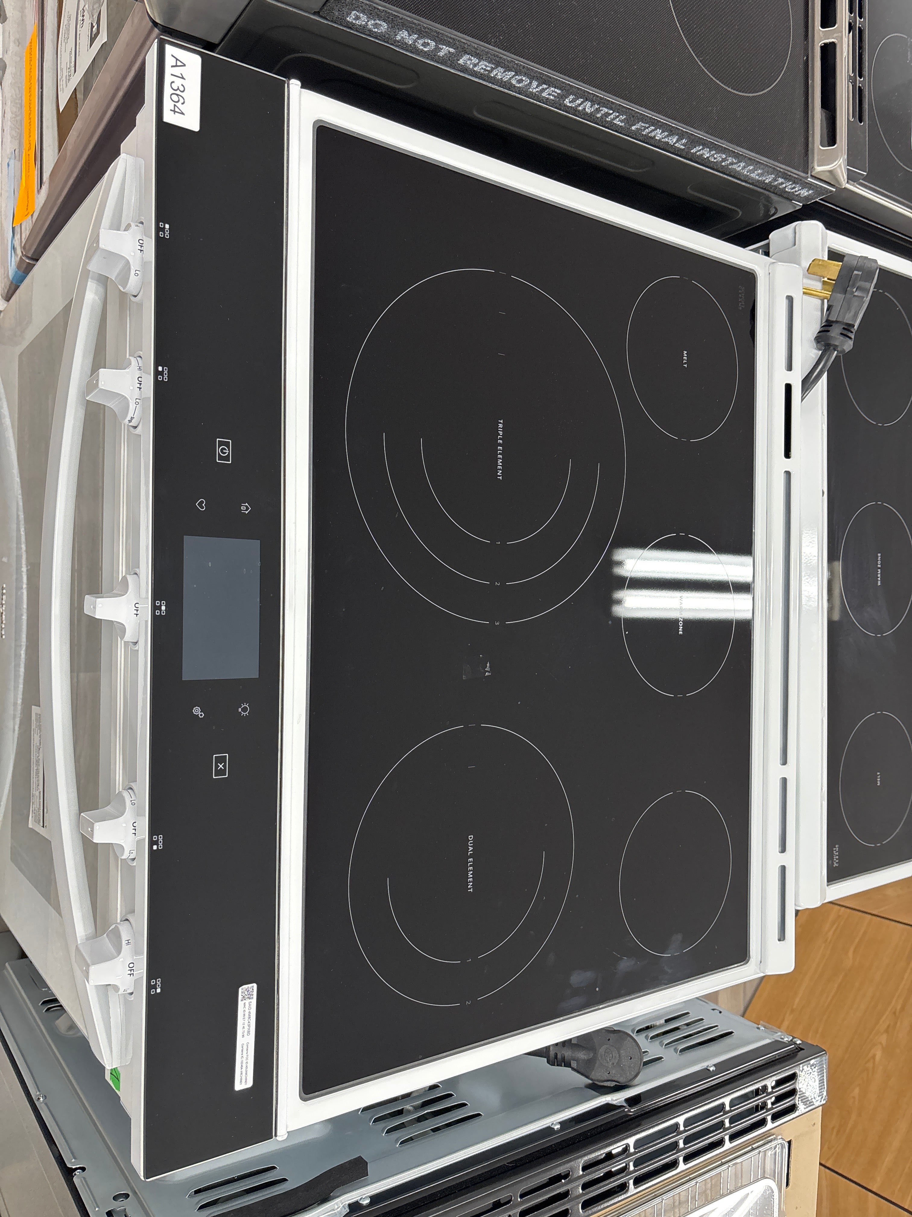 OPEN BOX -WHIRLPOOL 30” Slide in range - YWEW750H0HW5