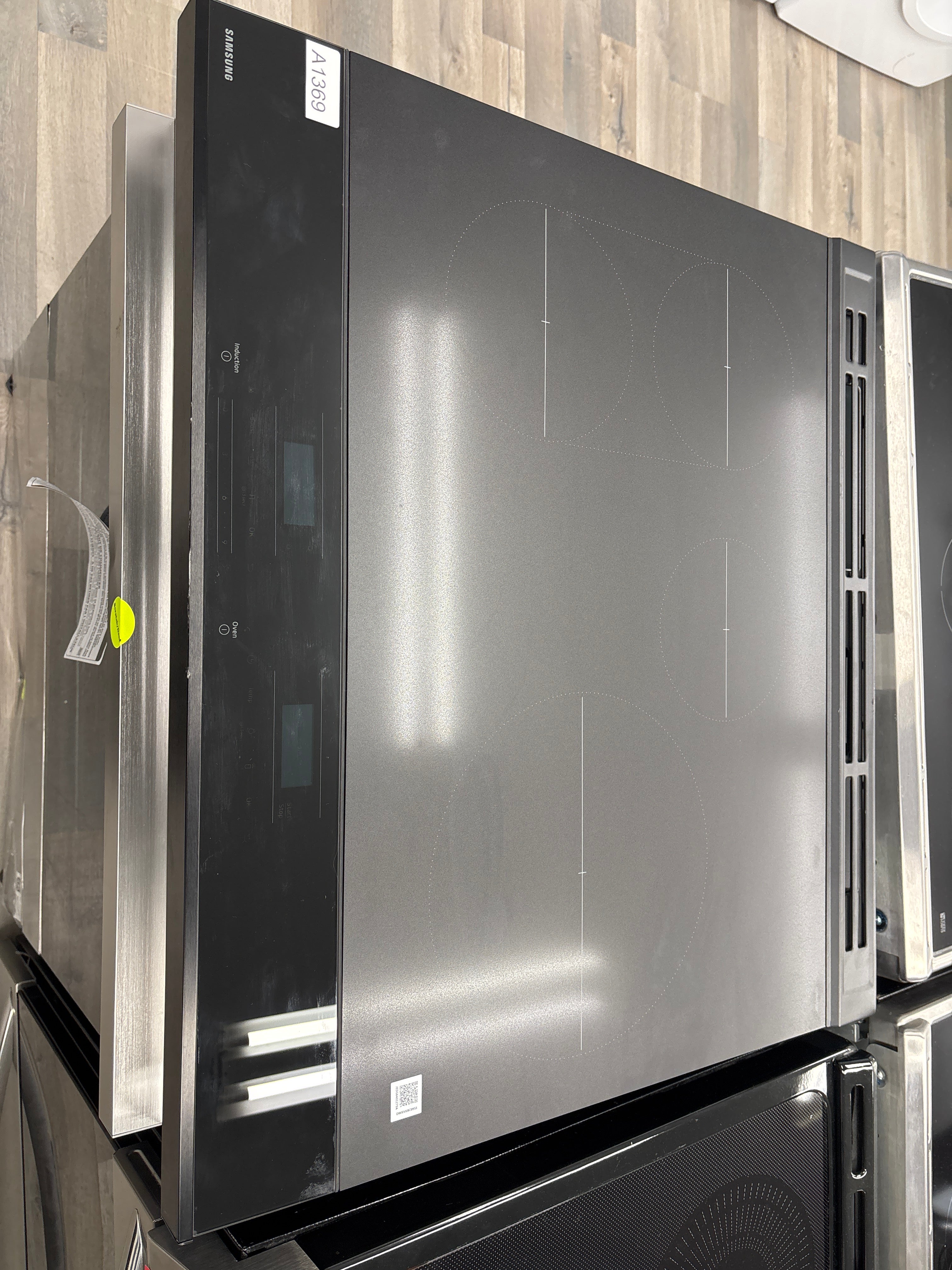 OPEN BOX - SAMSUNG 30” Slide in induction range - NSI6DG9500SRAC