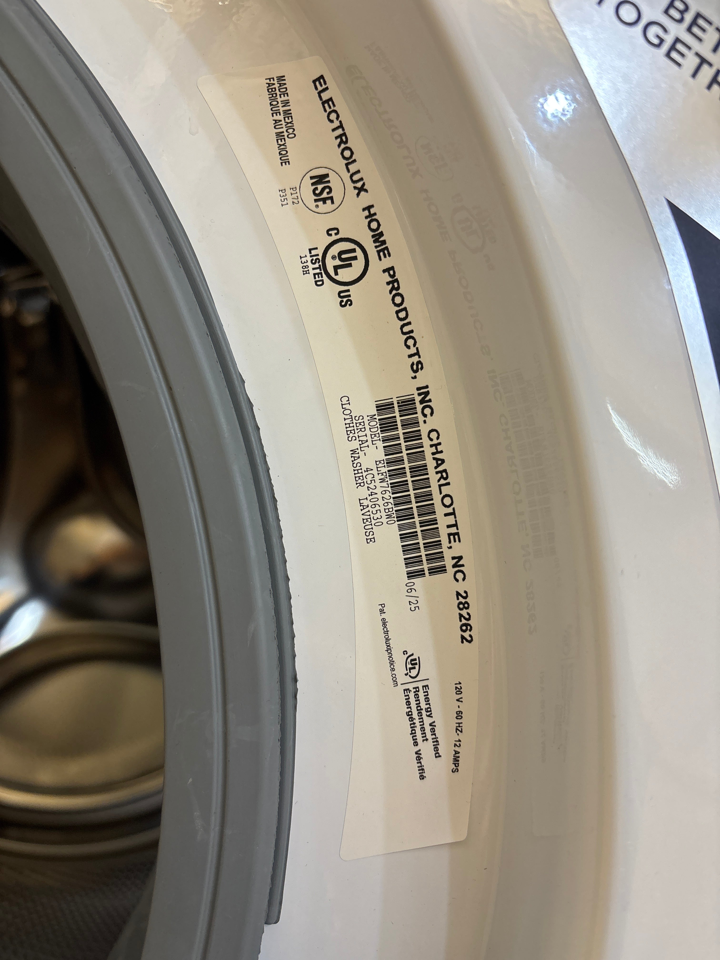 OPEN BOX - ELECTROLUX 27” Front load washer - ELFW7626BW0