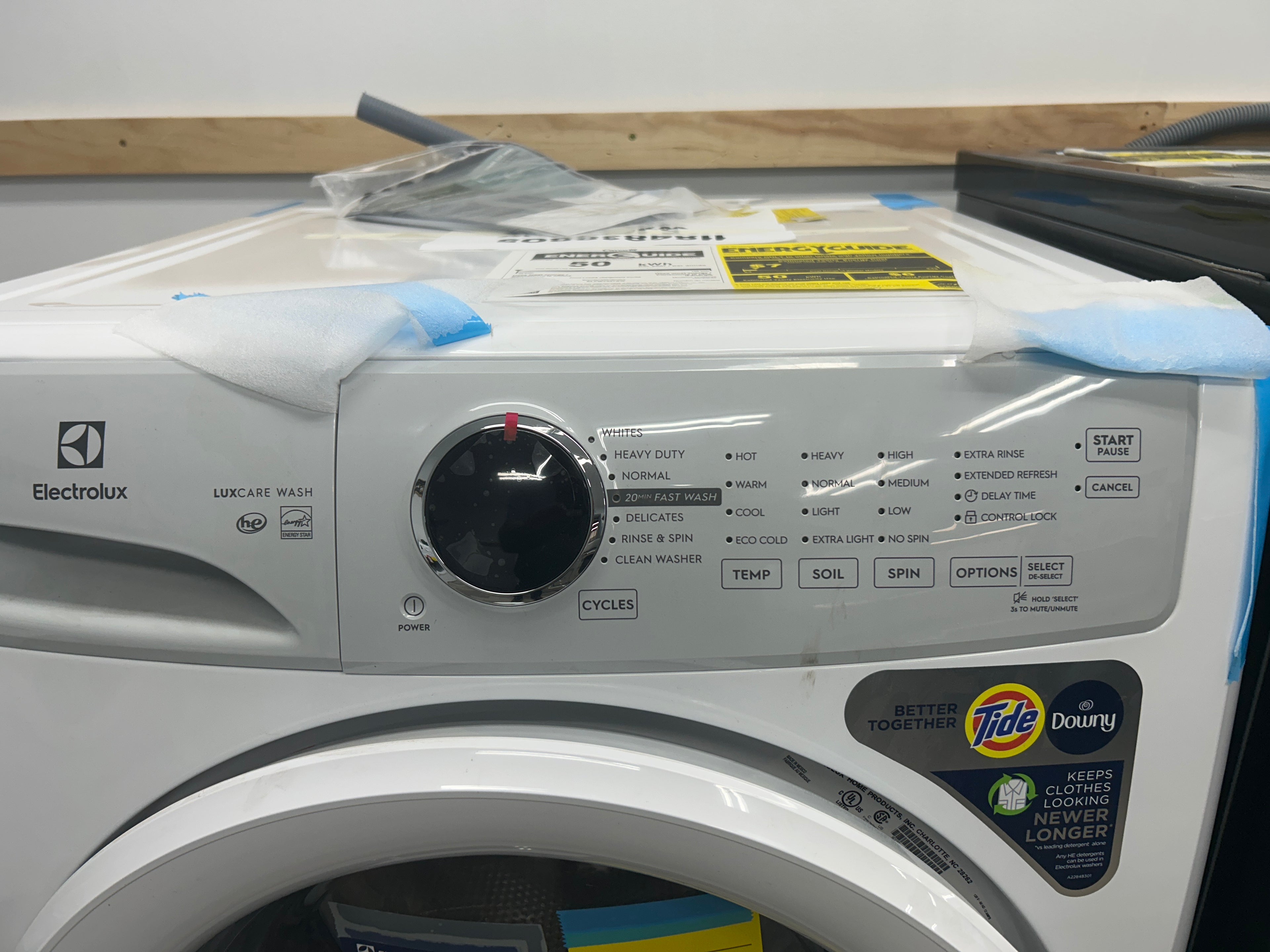 OPEN BOX-Electrolux 27" Front Load Washer -ELFW7337AW2