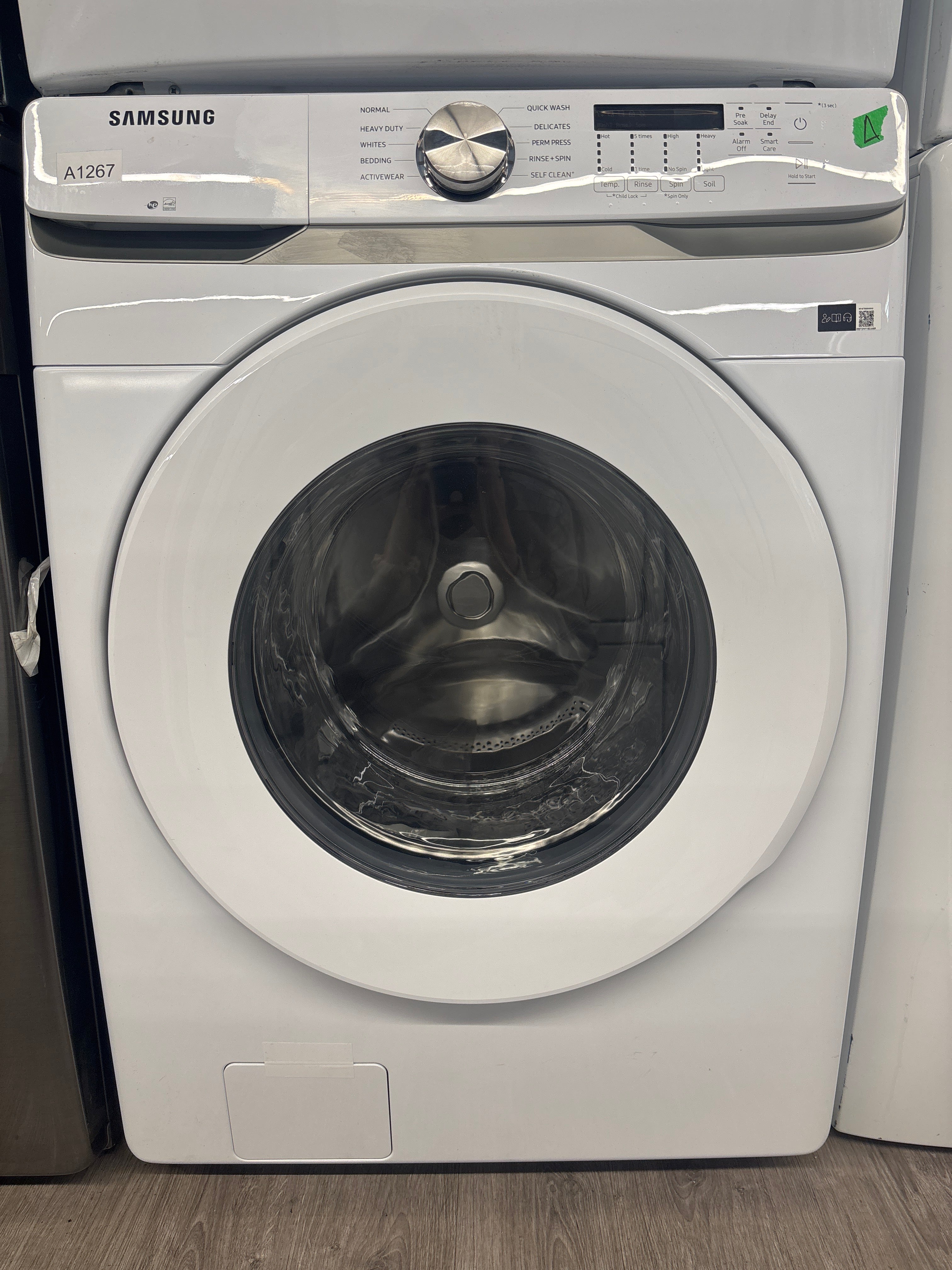 OPEN BOX - SAMSUNG 27” Front load washer - WF45T6000AW