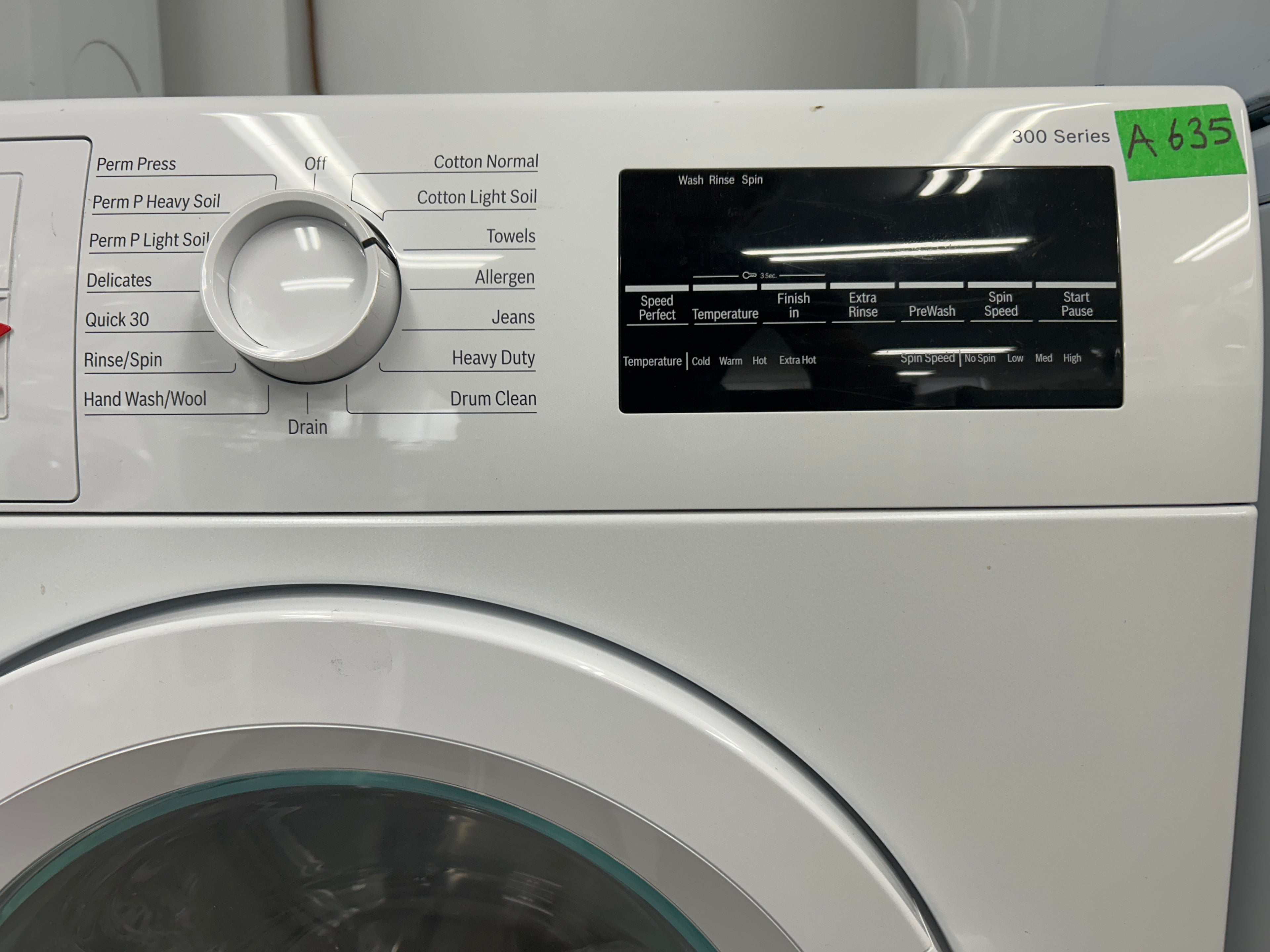 OPEN BOX- Bosch 24” Front Load Washer - WGA12400UC