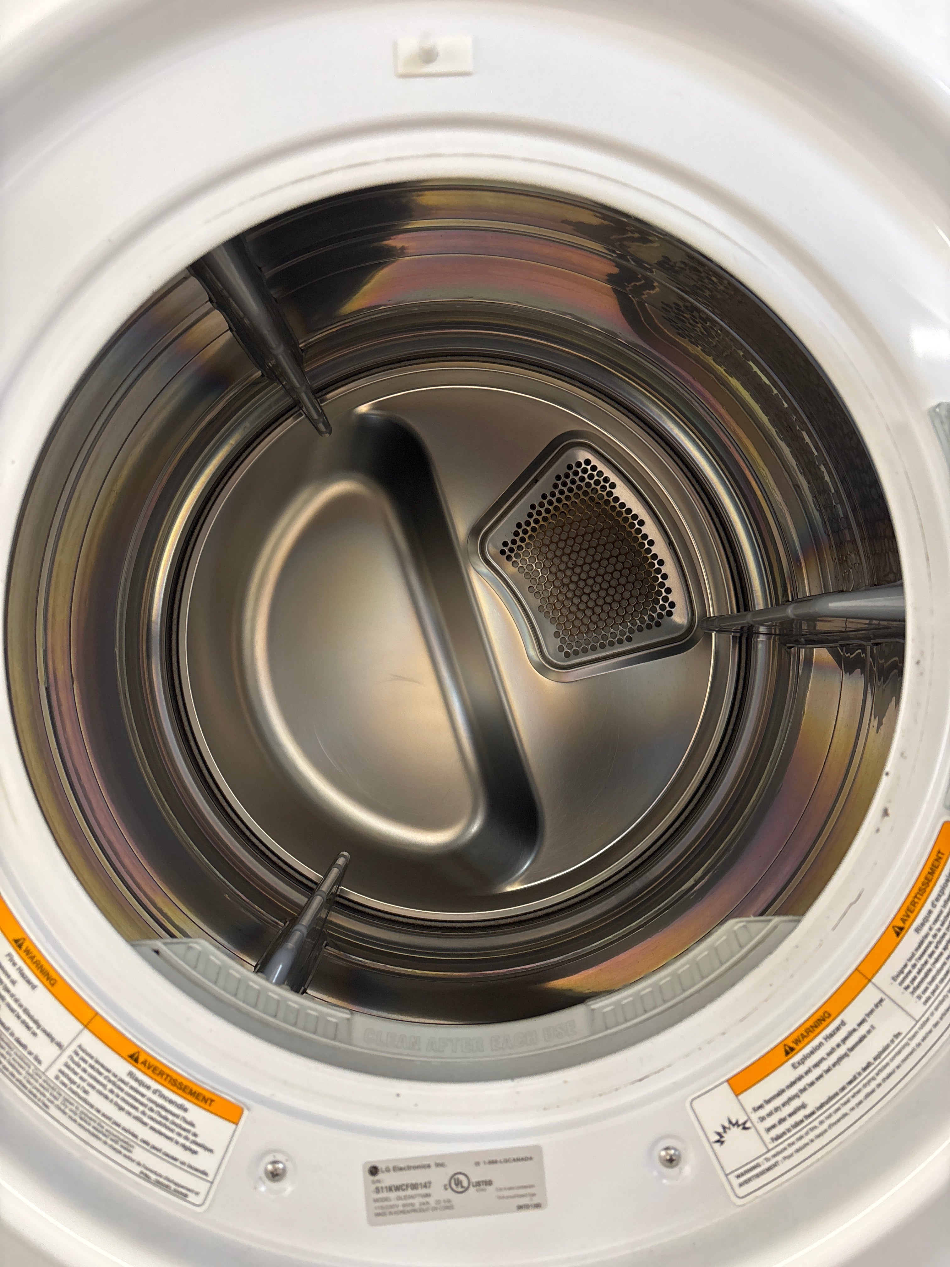LG 27” Front Load Washer & Dryer Set (WM2250CW & DLE5977WM)