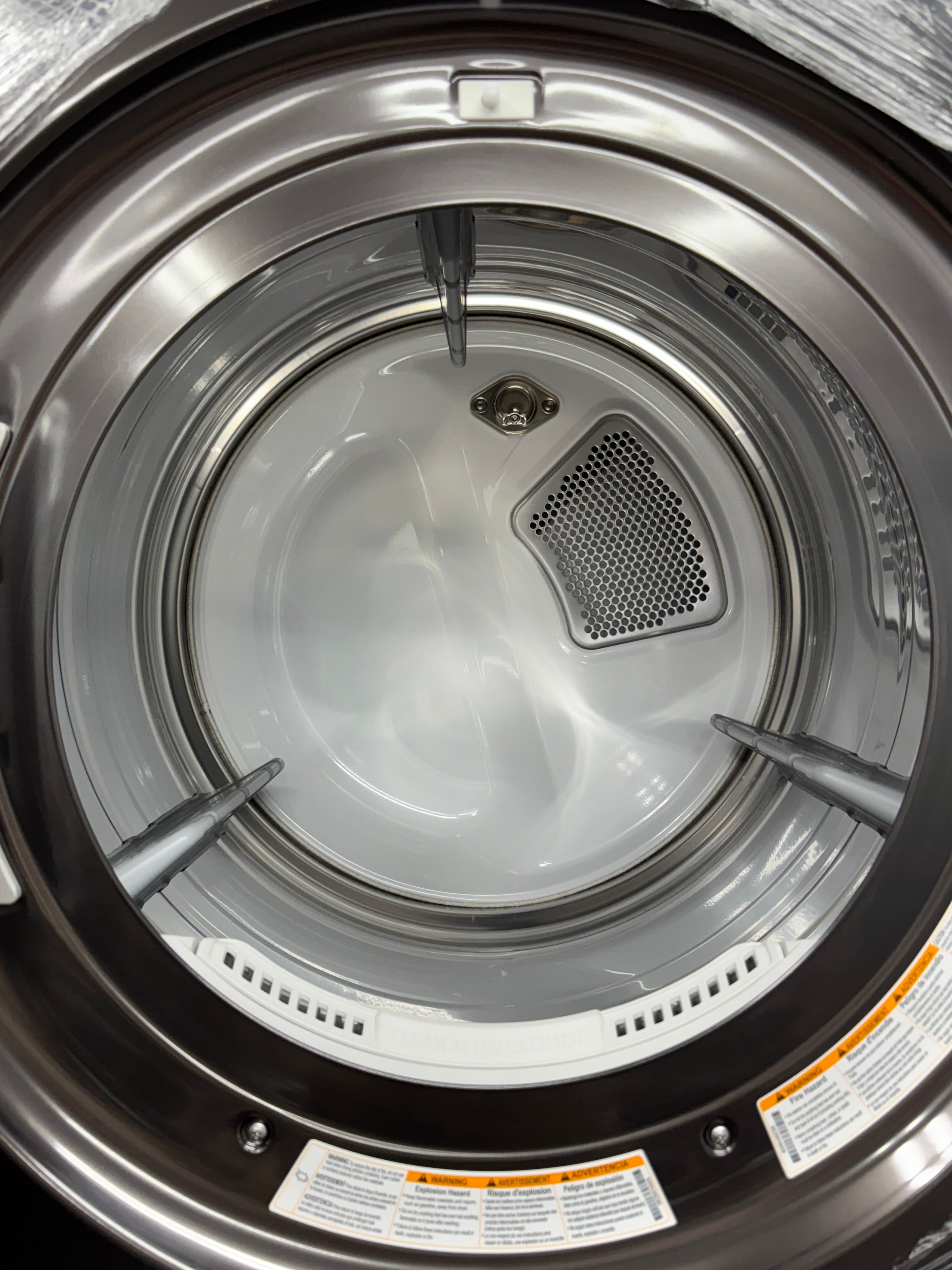 NEW - LG 27” Laundry Center, Gas Dryer, Wash Tower - WKGX201HBA (1 YEAR MANUFACTURER WARRANTY)