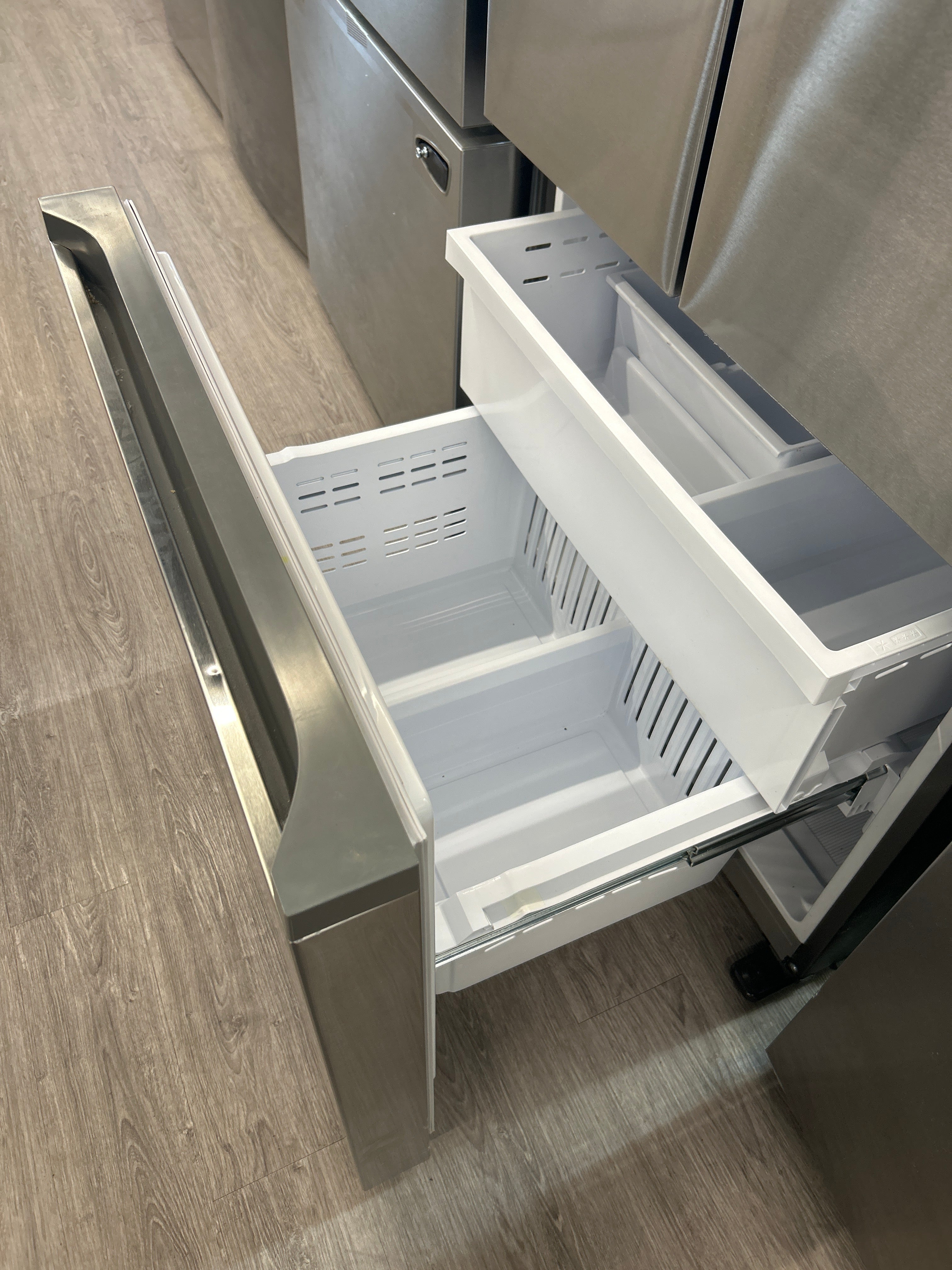 OPEN BOX - Samsung 33” 3-Door French Door Refrigerator - RF25C5551SR/AA