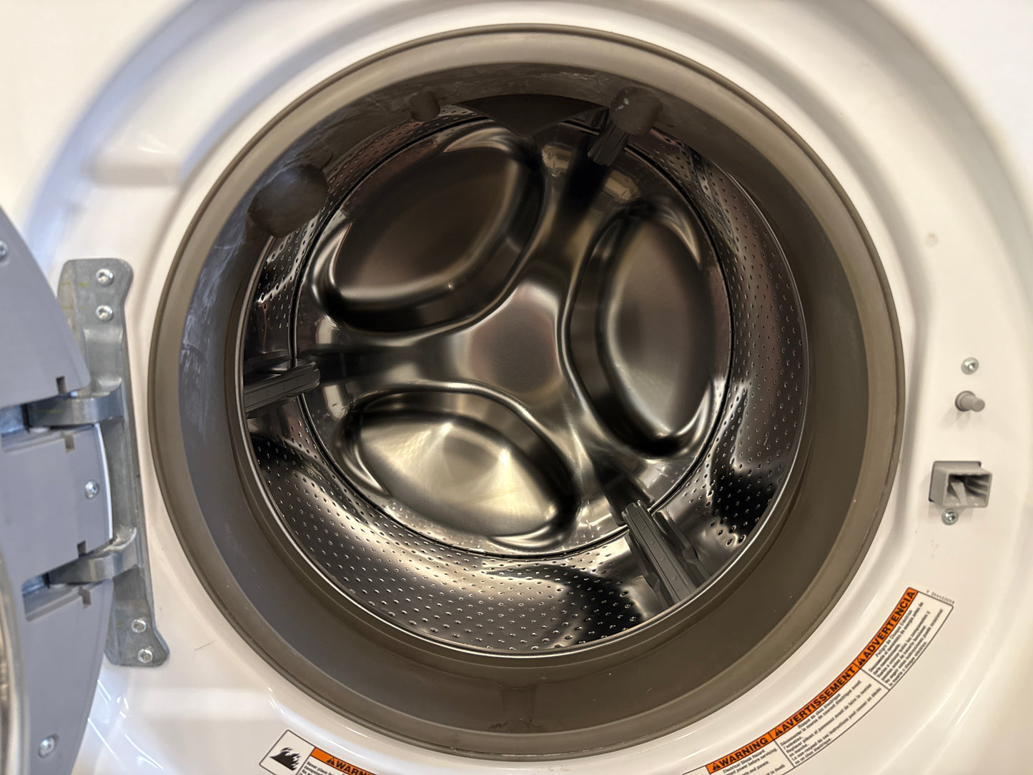 Whirlpool 27” Washer and Dryer Set (Washer-wfw70hebw1 Dryer-ywed70hebw0)