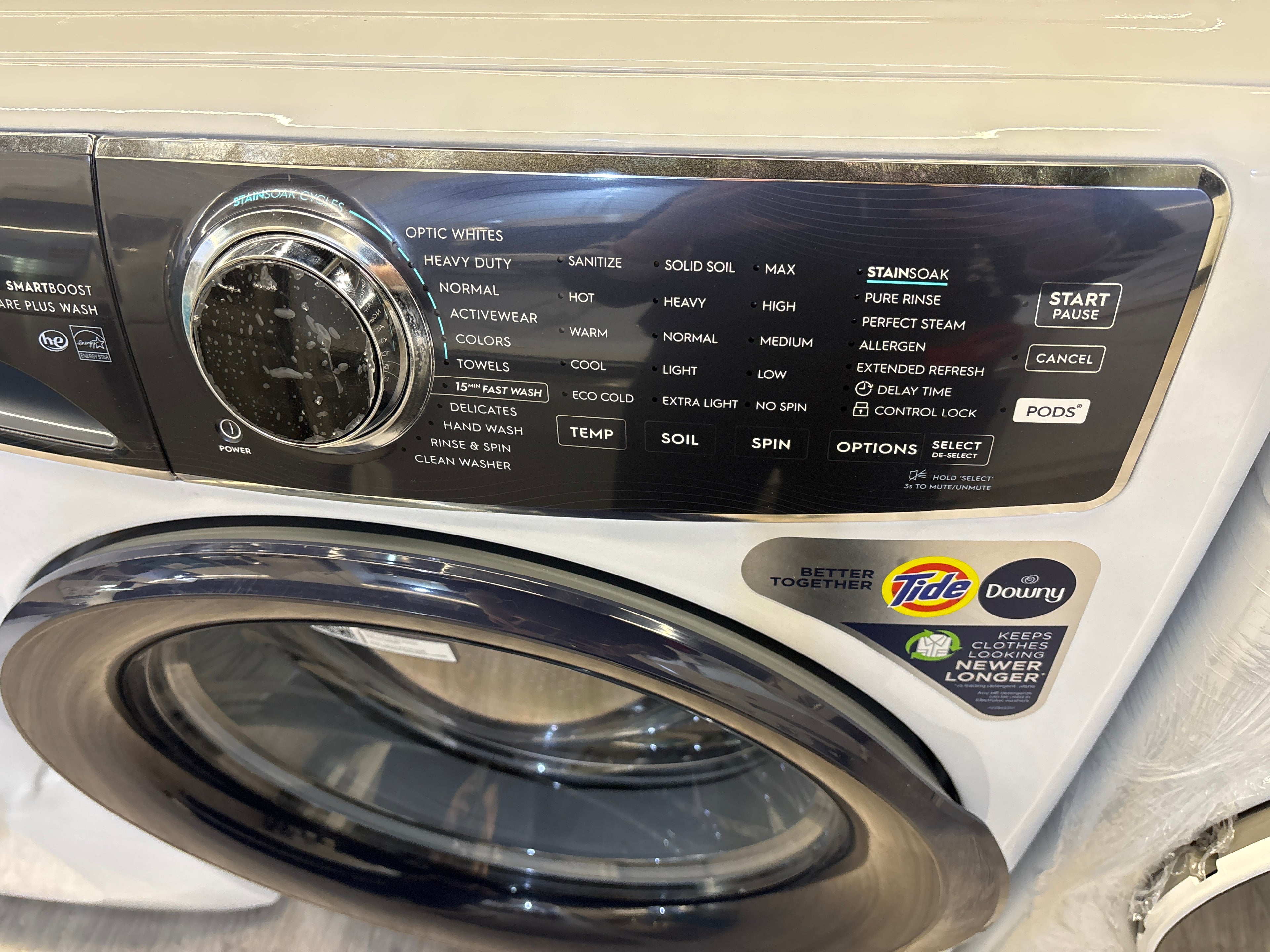 OPEN BOX - ELECTROLUX 27” Front load washer - ELFW7626BW