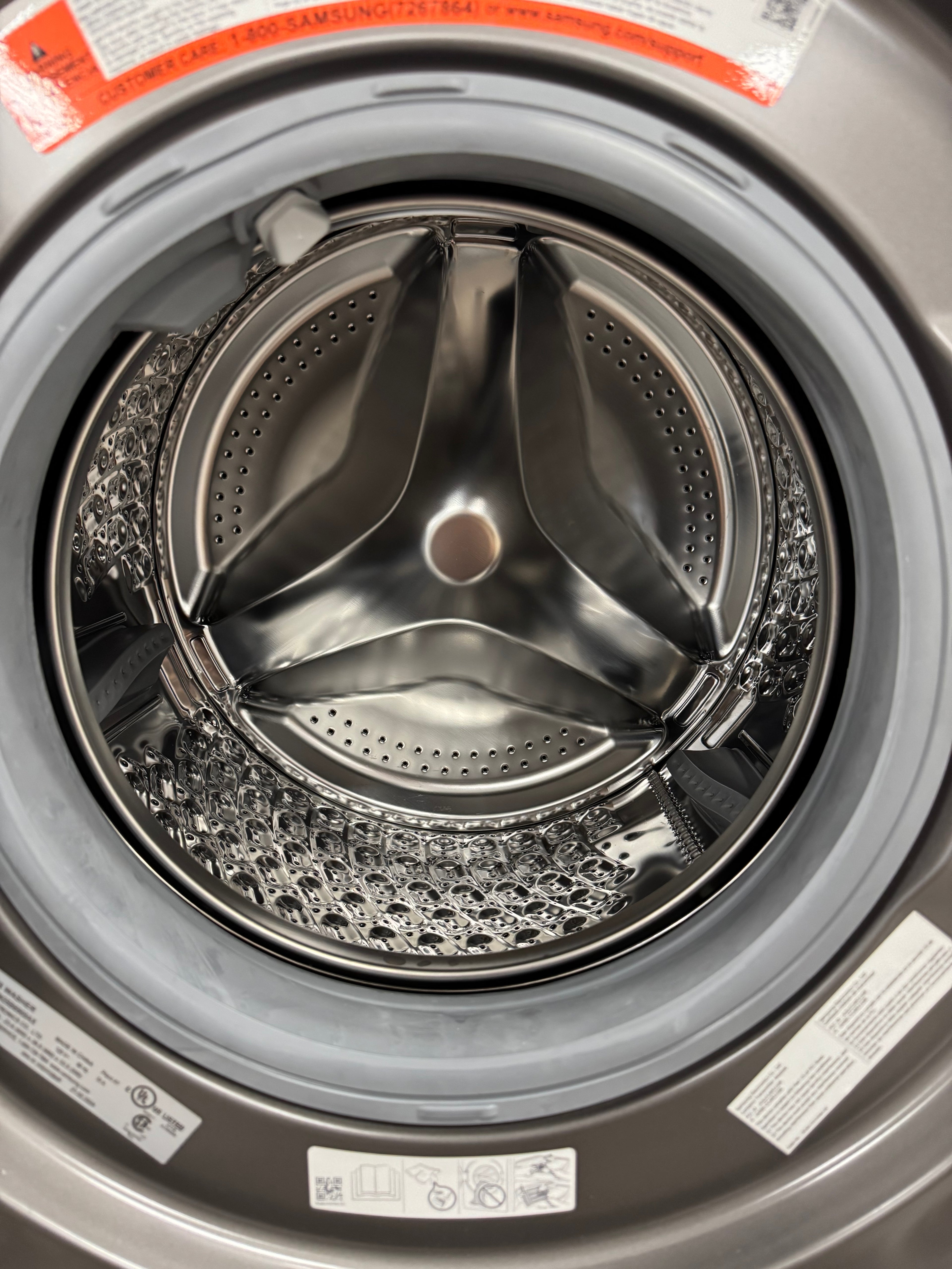 OPEN BOX - SAMSUNG 24” Front Load Washer - WW25B6900AX