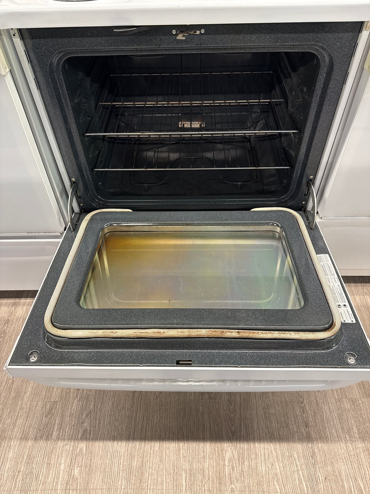 GE 30" Coil Top Range JCBP24D