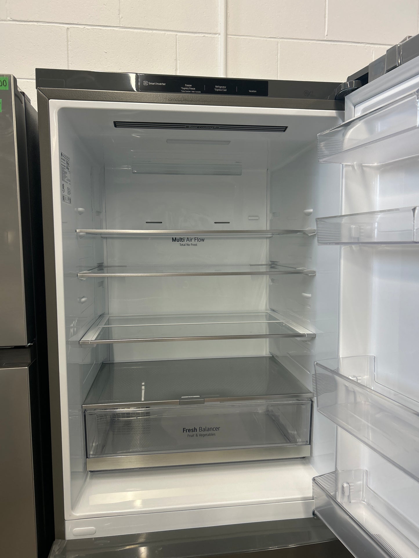 OPEN BOX - LG 28” Counter Depth Bottom Freezer Refrigerator - LBNC15251V /00