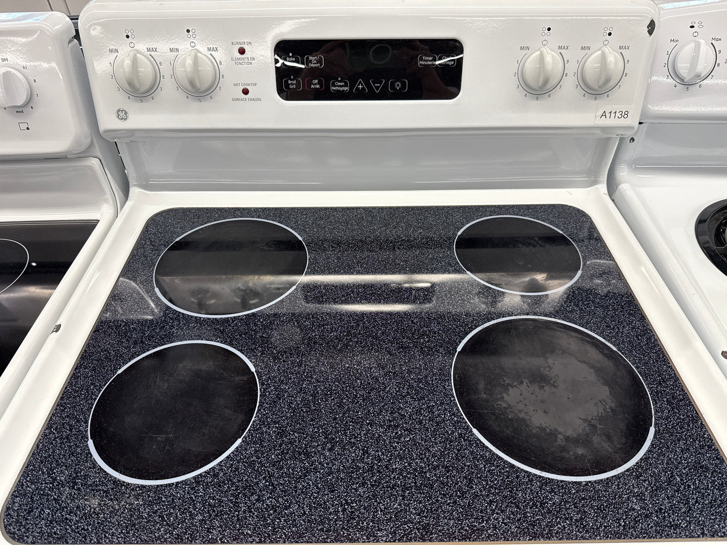GE 30" Glass Top Range- JCBS64W