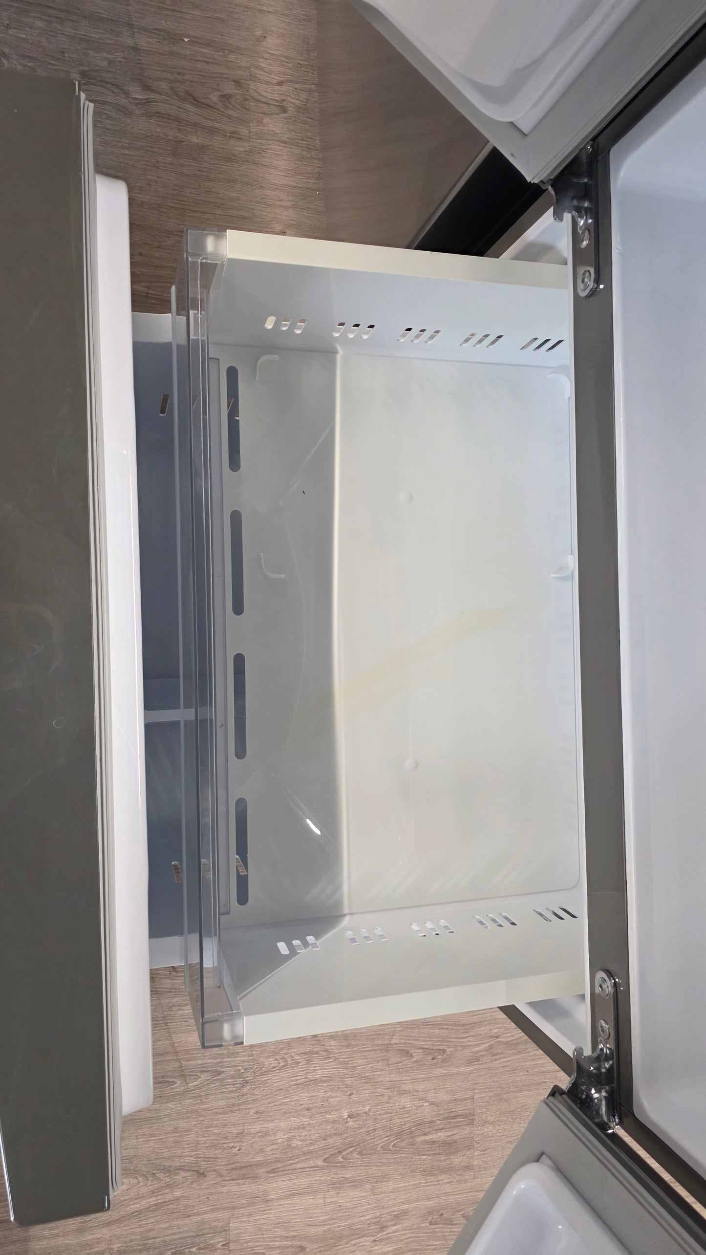 LG 33" French Door Fridge LRFNS2503V /00