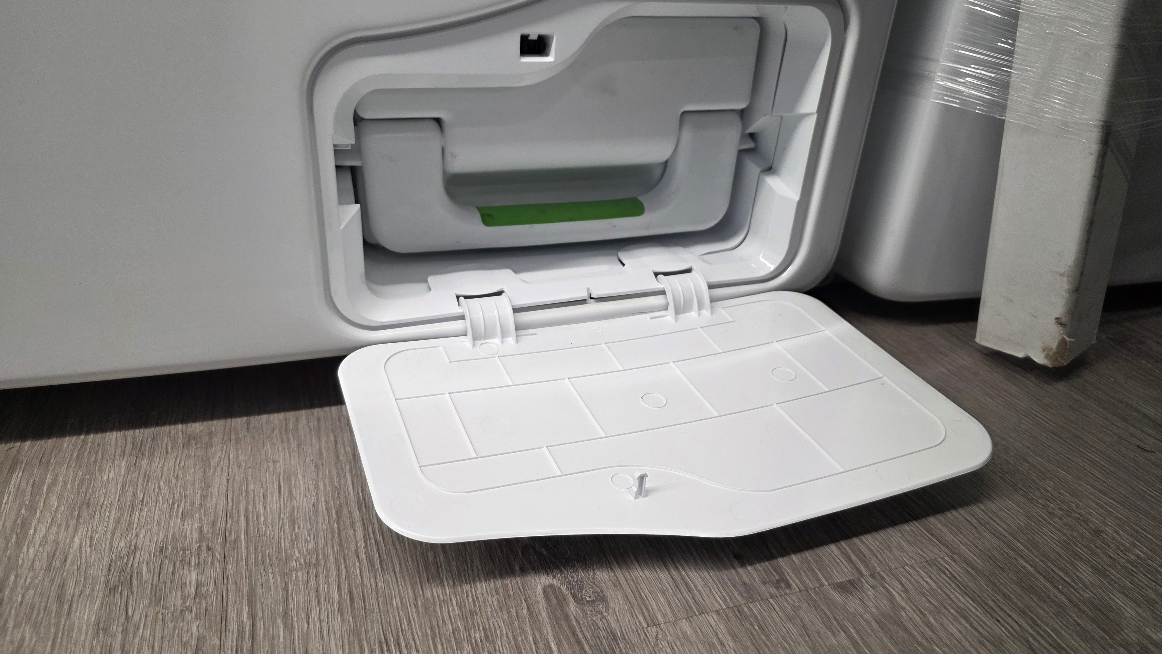 Open Box Whirlpool 27" White Ventless High Capacity Dryer-YWHD560CHW2