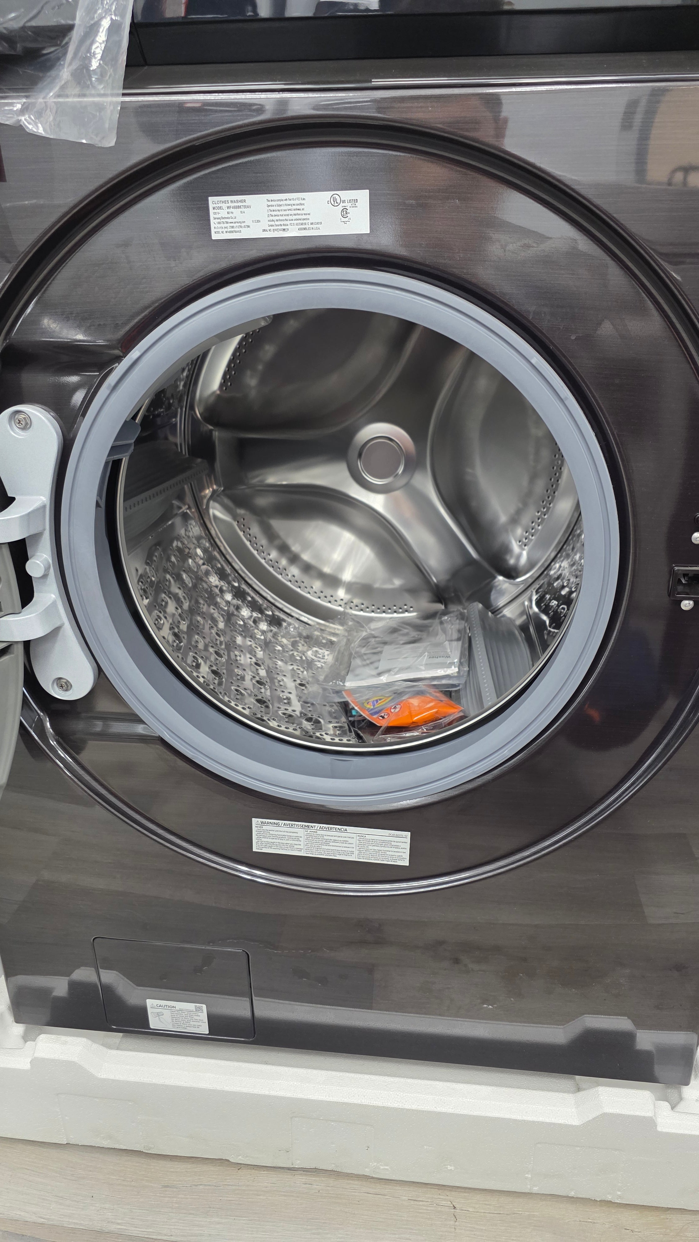 OPEN BOX- Samsung 27" Washer - WF46BB6700AV