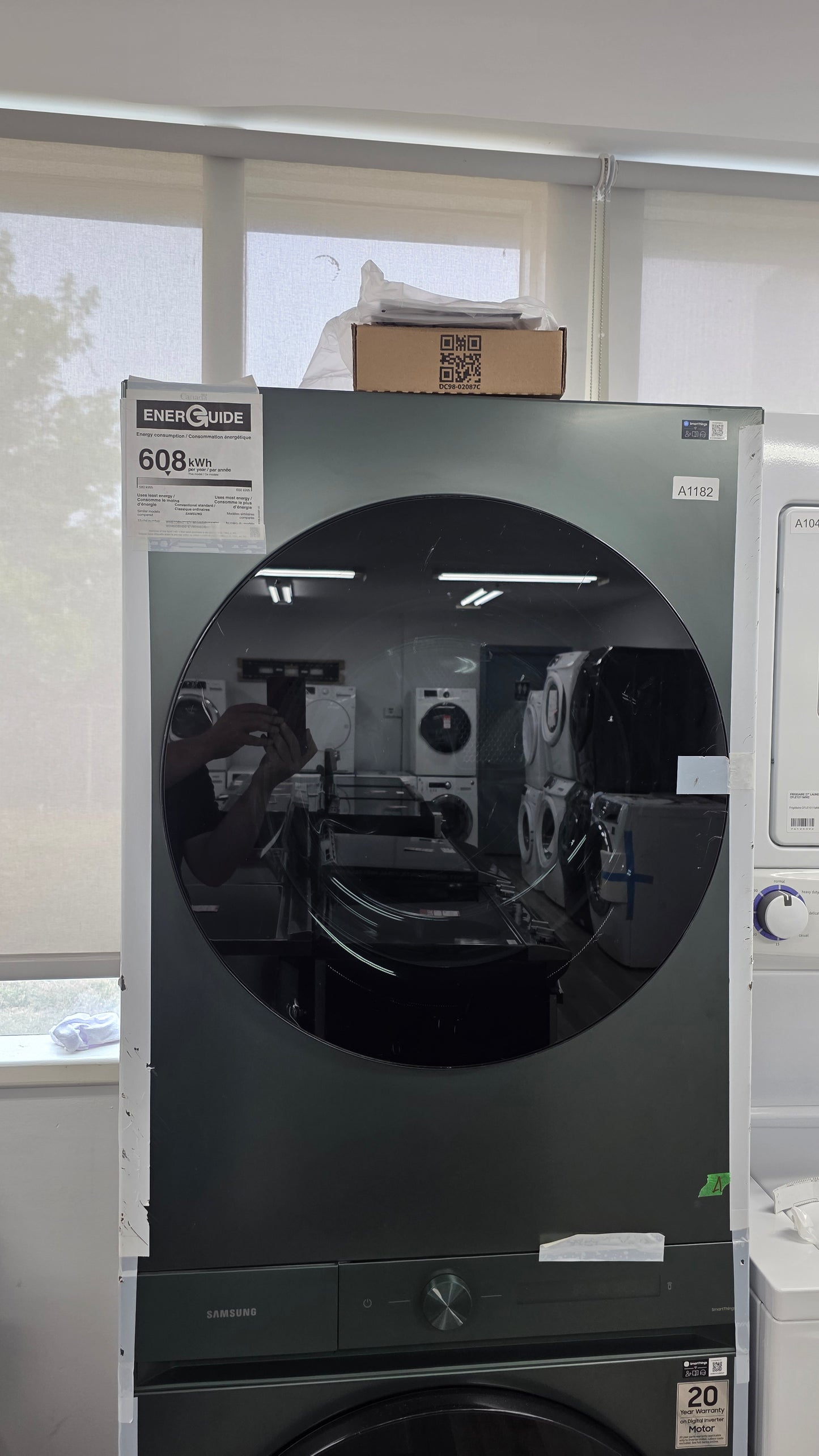 Open Box Samsung 27" Front Load Washer and Dryer Combo - washer WH46DBH550E dryer WH46DBH55OEF
