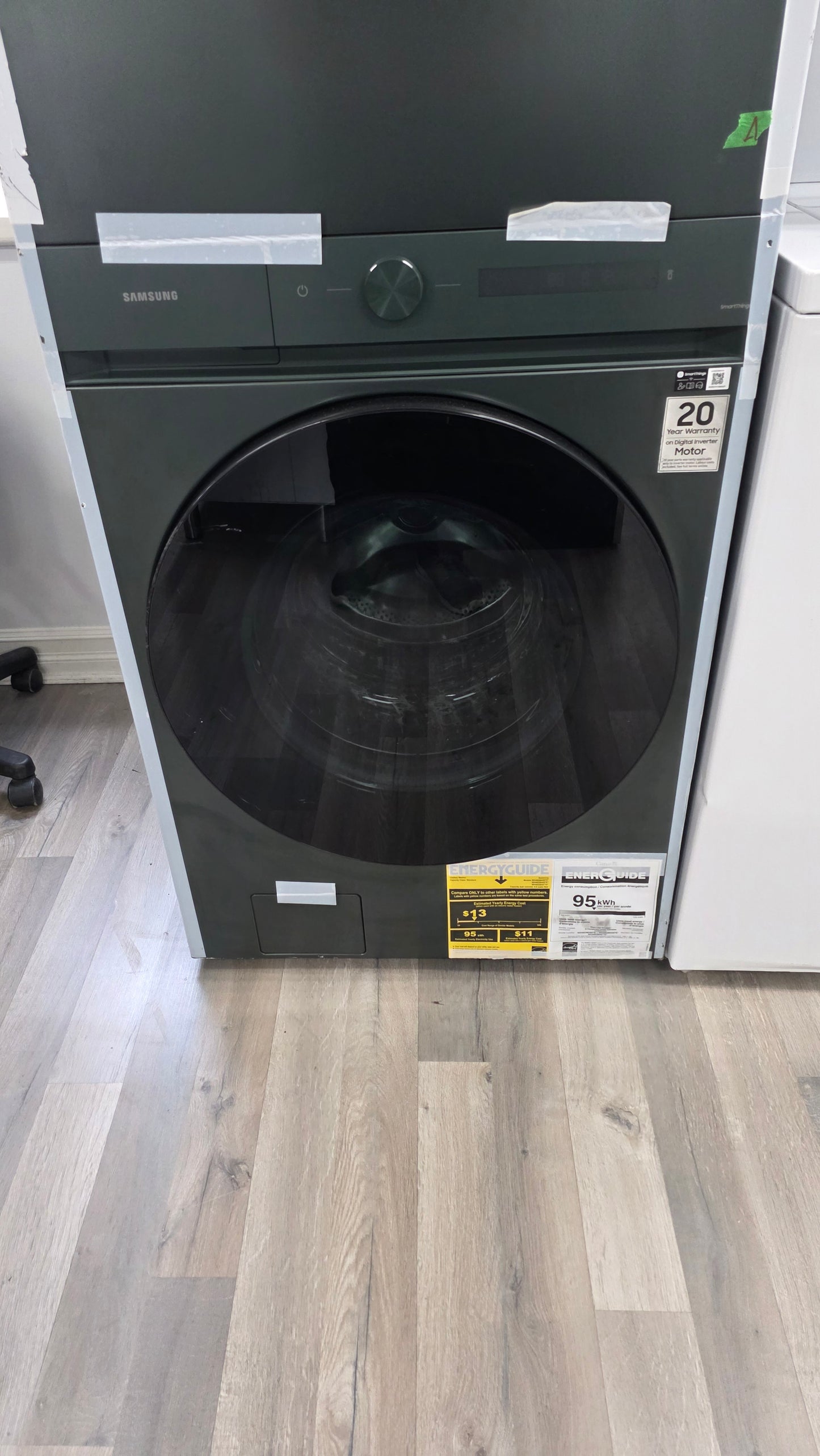 Open Box Samsung 27" Front Load Washer and Dryer Combo - washer WH46DBH550E dryer WH46DBH55OEF