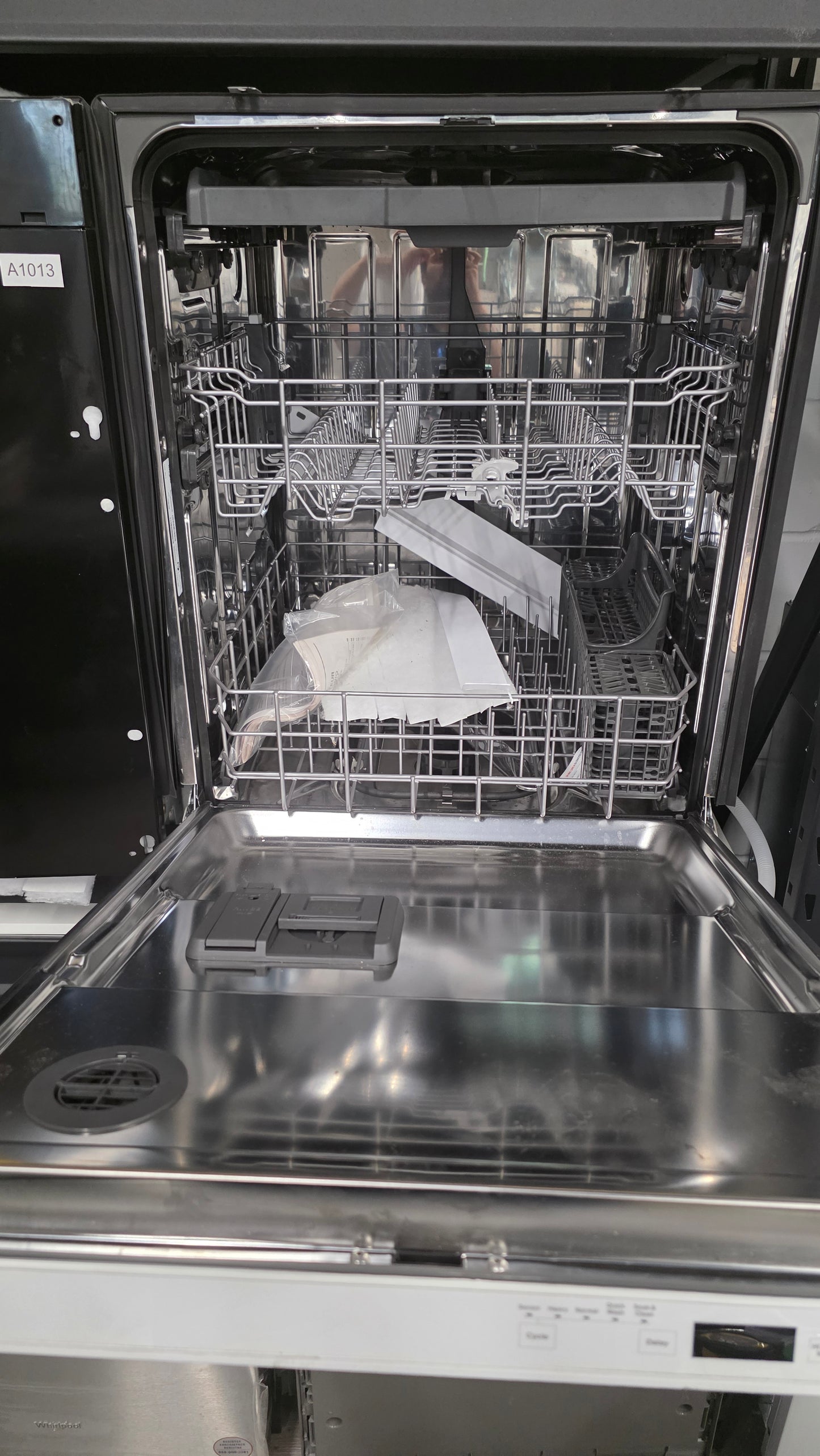 Open Box Whirlpool 24" White Dishwasher WDTA50SAKW2