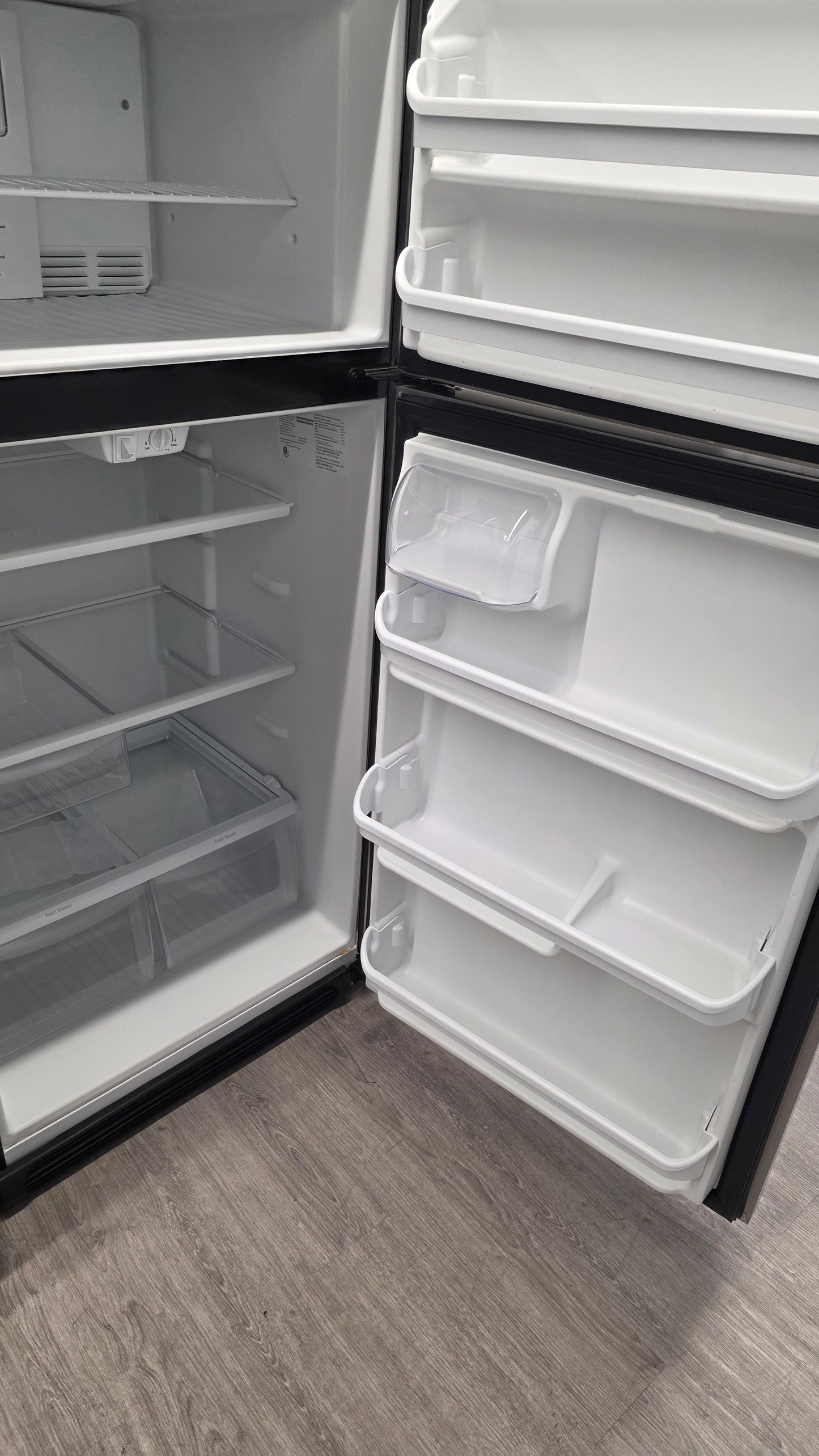 Frigidaire 30" Top Freezer Refrigerator- FFHT1821TS1