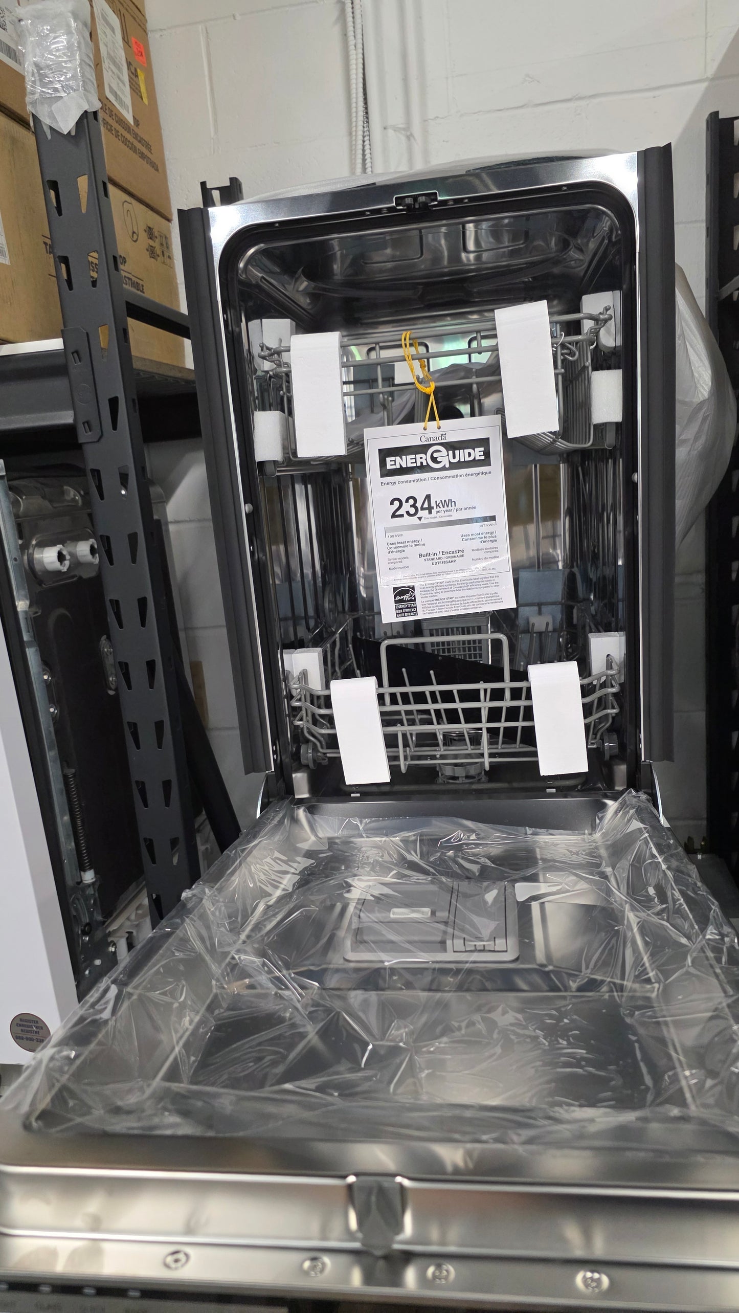 Open Box Whirlpool 18" Dishwasher UDT518SAHP