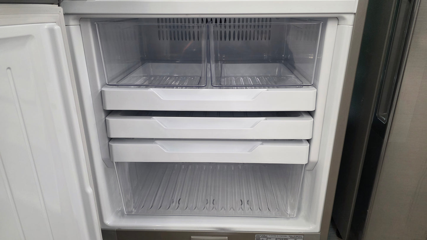 Open Box Fisher Paykel 25" Bottom Freezer Fridge RF135B