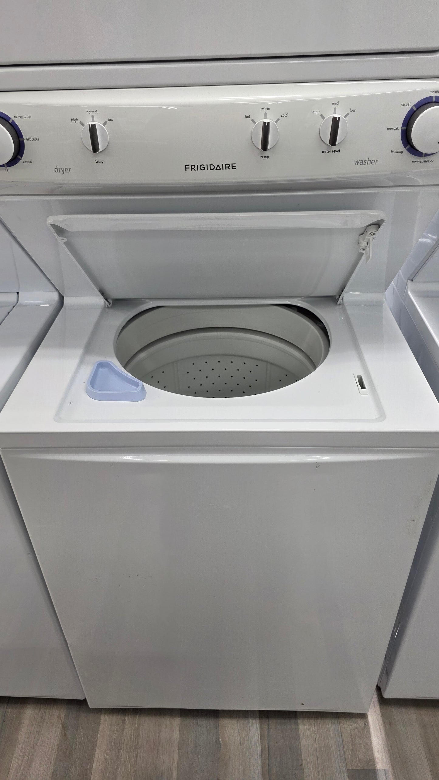 Frigidaire 27" Laundry Unit- CFLE1011MW2