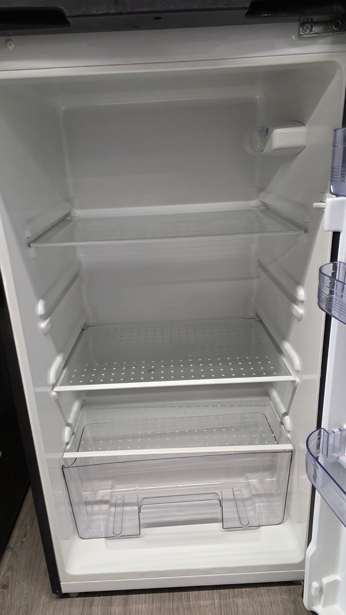 Igloo 21" Stainless Steel Top Freezer Fridge FR725-B