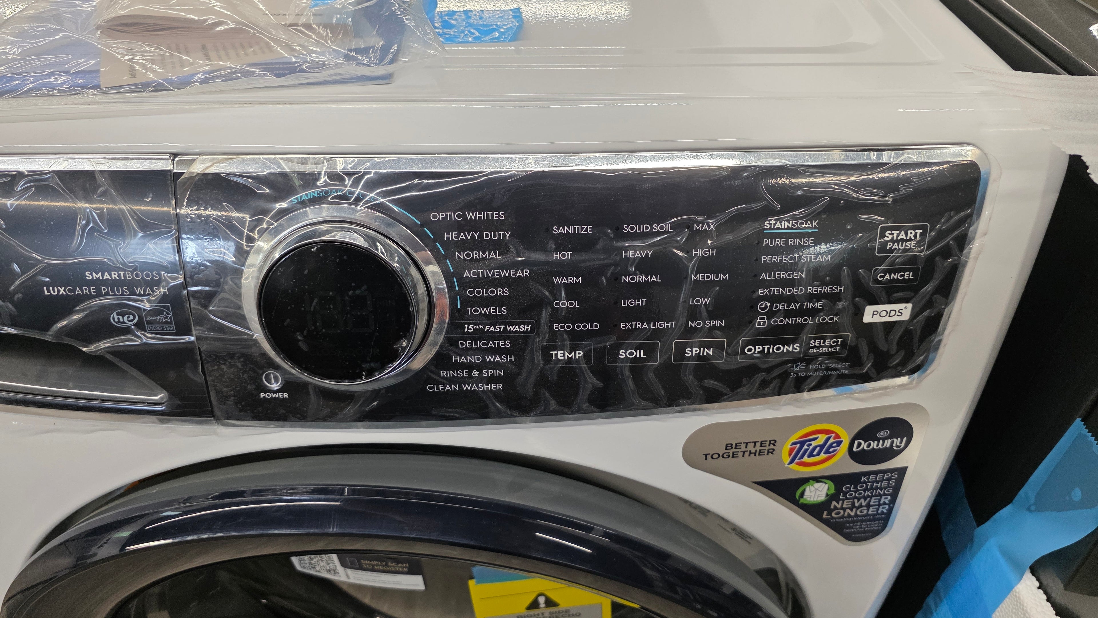 Open Box Electrolux 27" Front Load Washer ELFW7626BWO