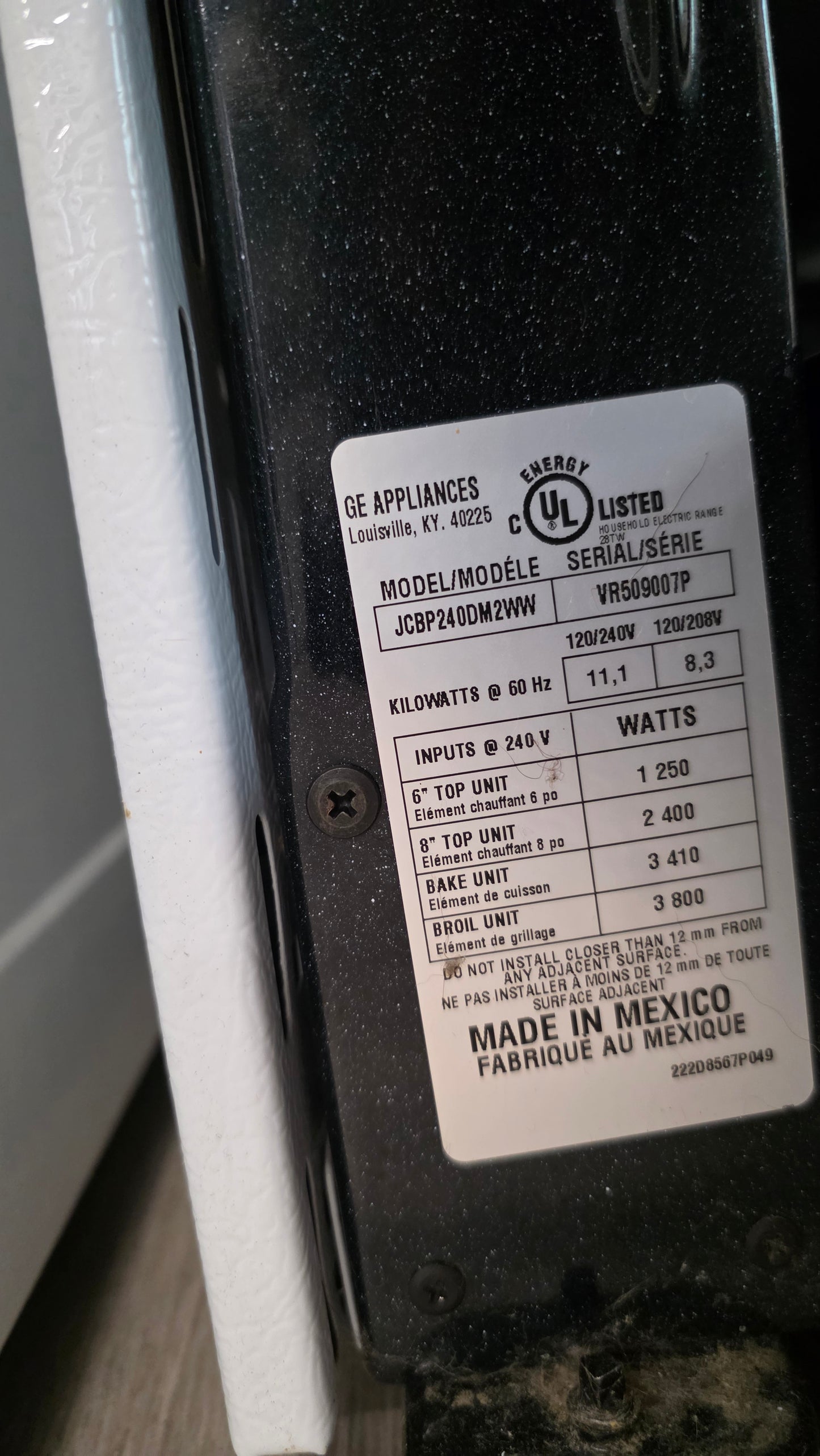 GE 30" White Coil Top Range- JCBP24ODM2WW