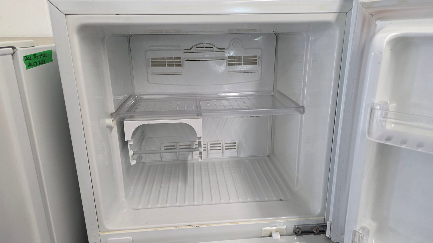 Maytag 24" Top Freezer Fridge etiket yok