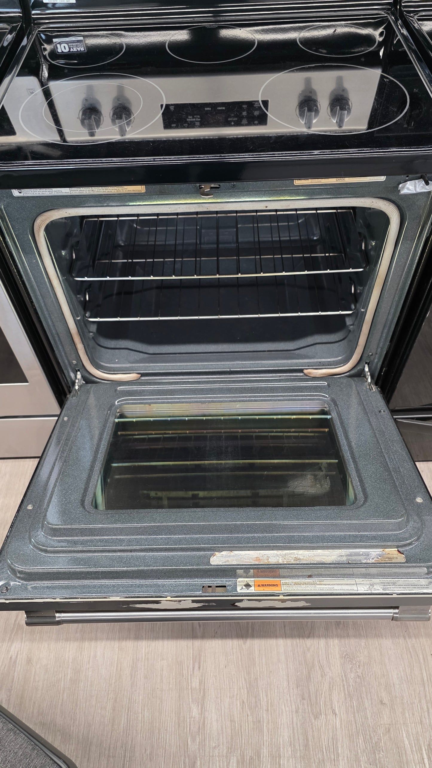 Maytag 30" Glass Top Range YMER660FZ1