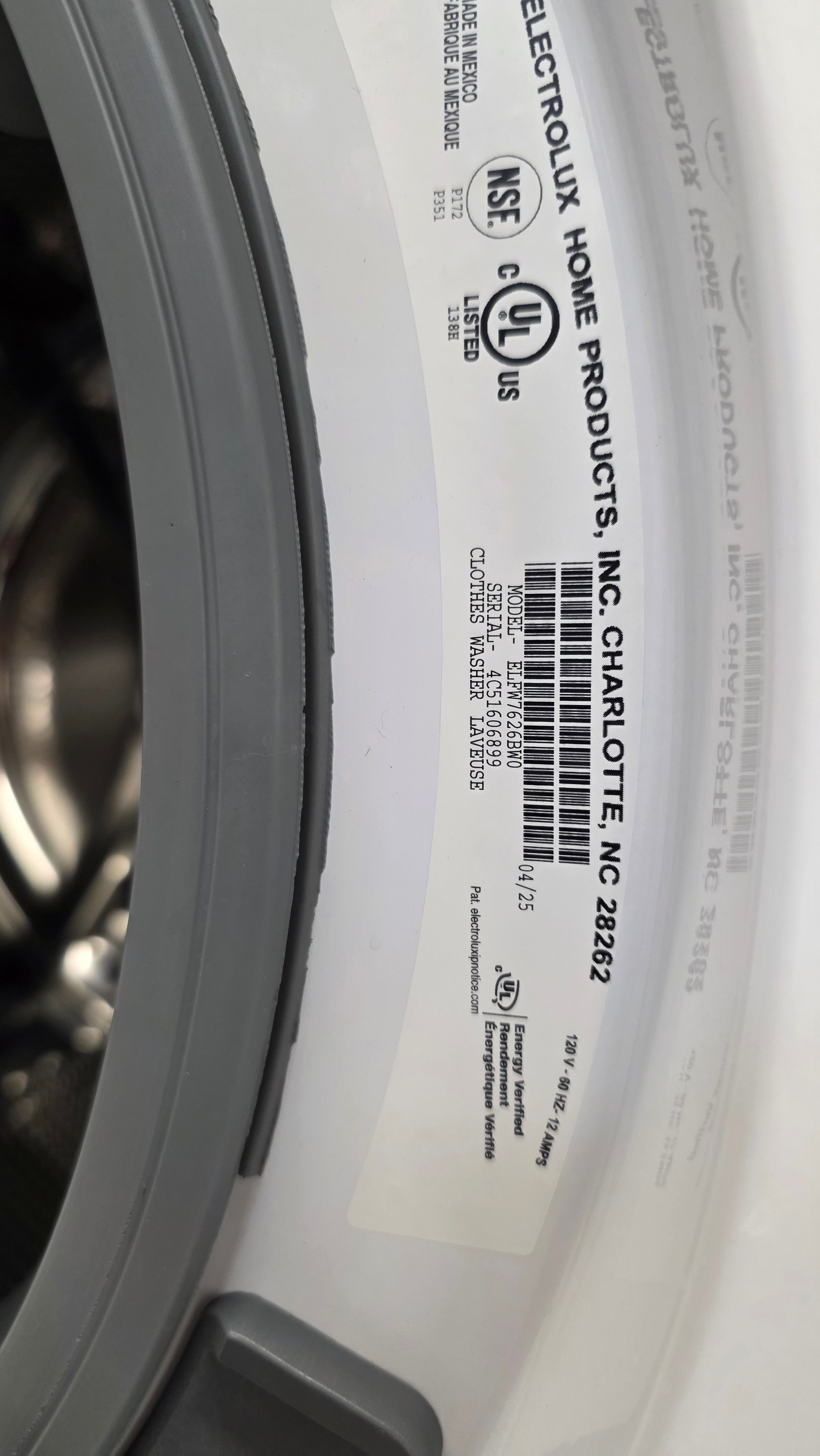 Open Box Electrolux 27" Front Load Washer ELFW7626BWO