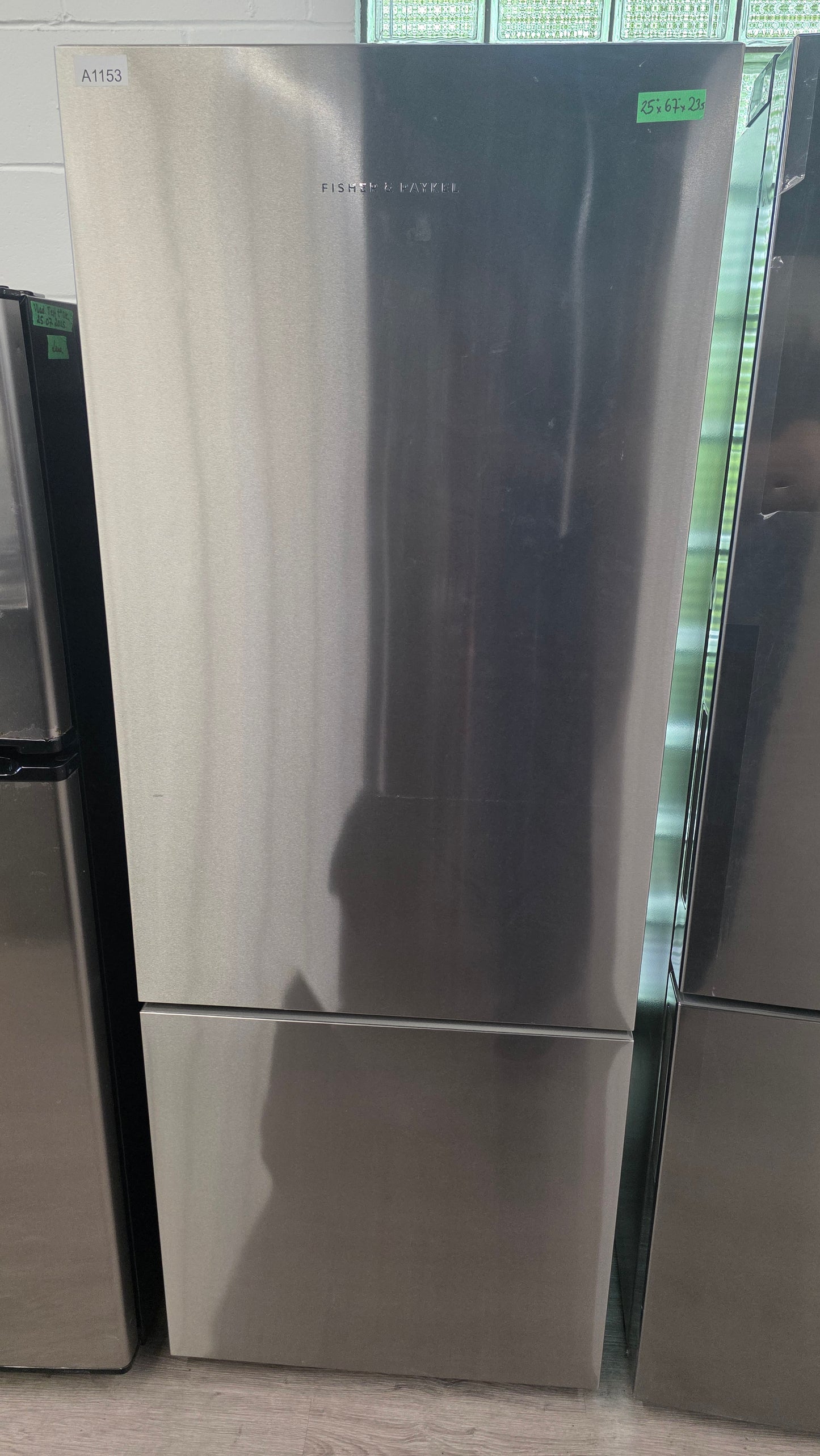 Open Box Fisher Paykel 25" Bottom Freezer Fridge RF135B