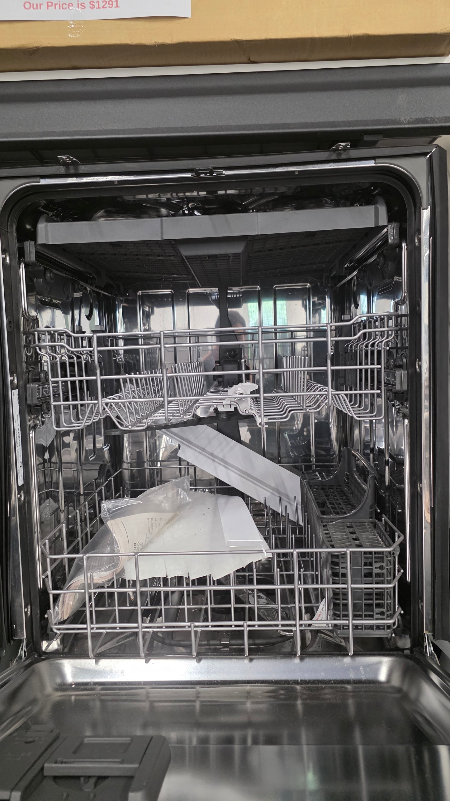 Open Box Whirlpool 24" White Dishwasher WDTA50SAKW2