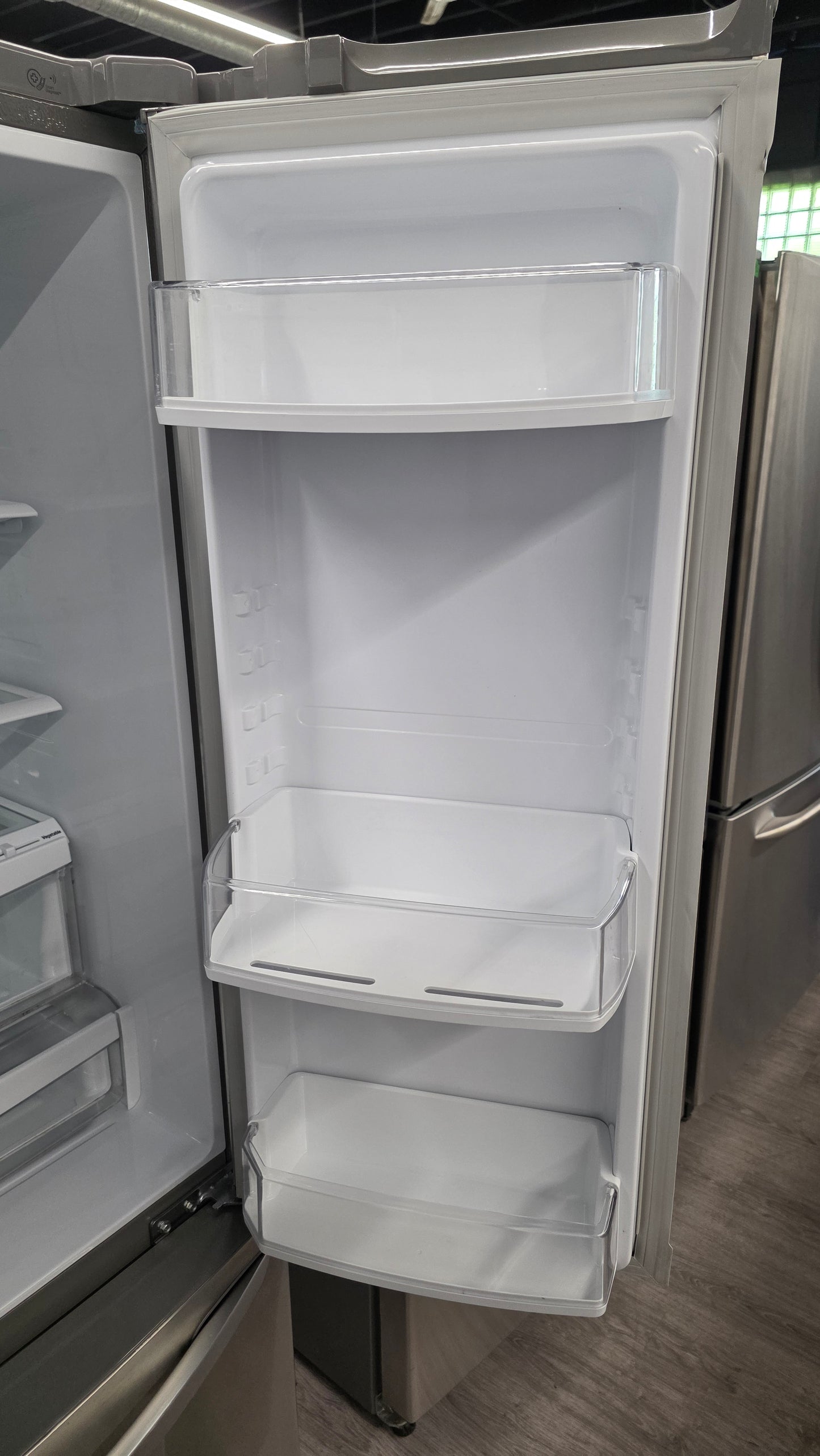 LG 36" French Door Fridge -LFX2896 (ice maker and water dispenser not working)