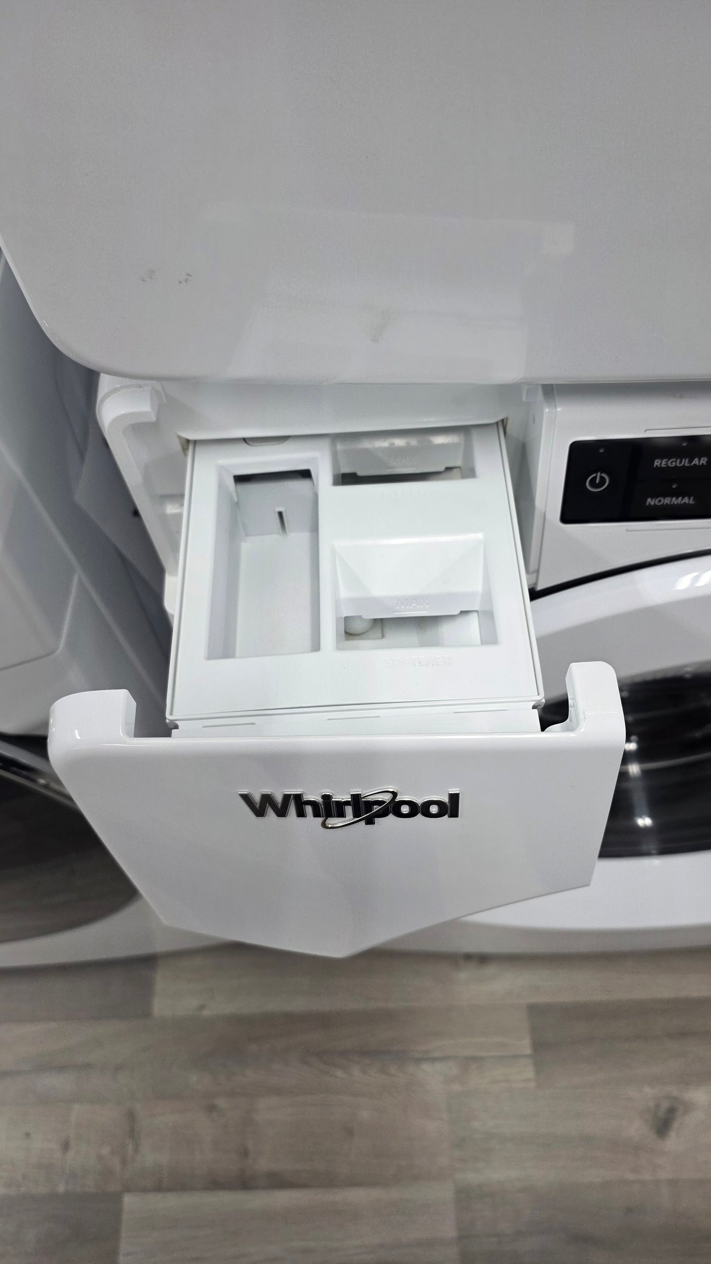 Whirlpool 27" Front Load Washer WFW560CHW