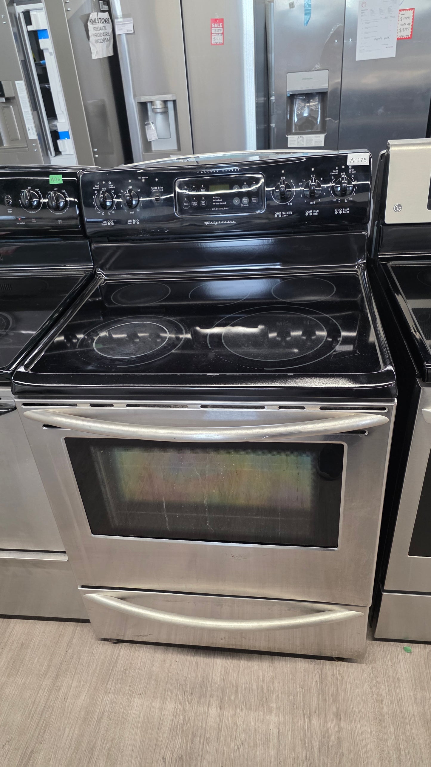 Frigidaire 30" Glass Top Range CGLEF379