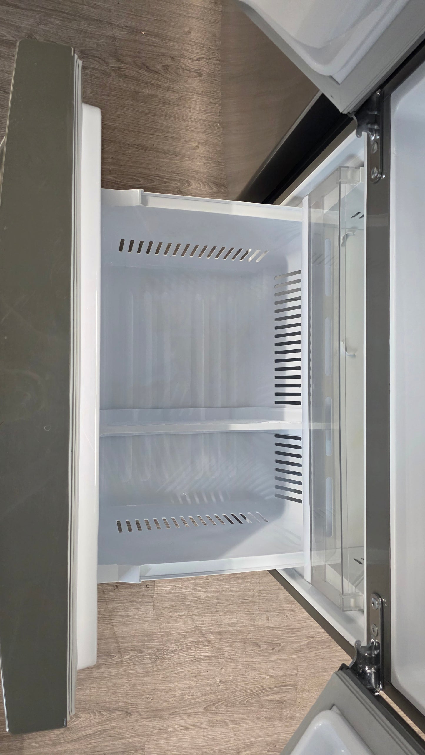 LG 33" French Door Fridge LRFNS2503V /00
