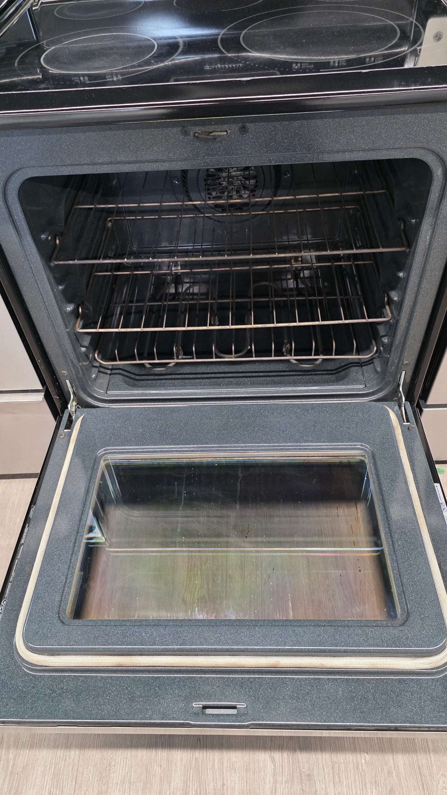 Frigidaire 30" Glass Top Range CGLEF379