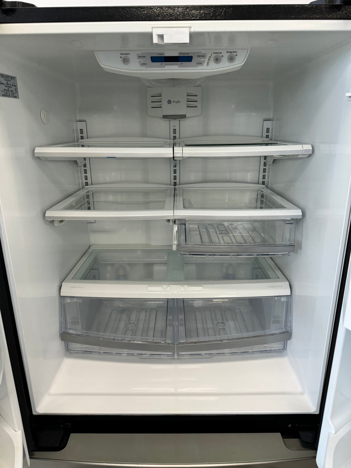 GE 33” FRENCH DOOR REFRIGERATOR WITH ICE MAKER - PFRS2MBXA